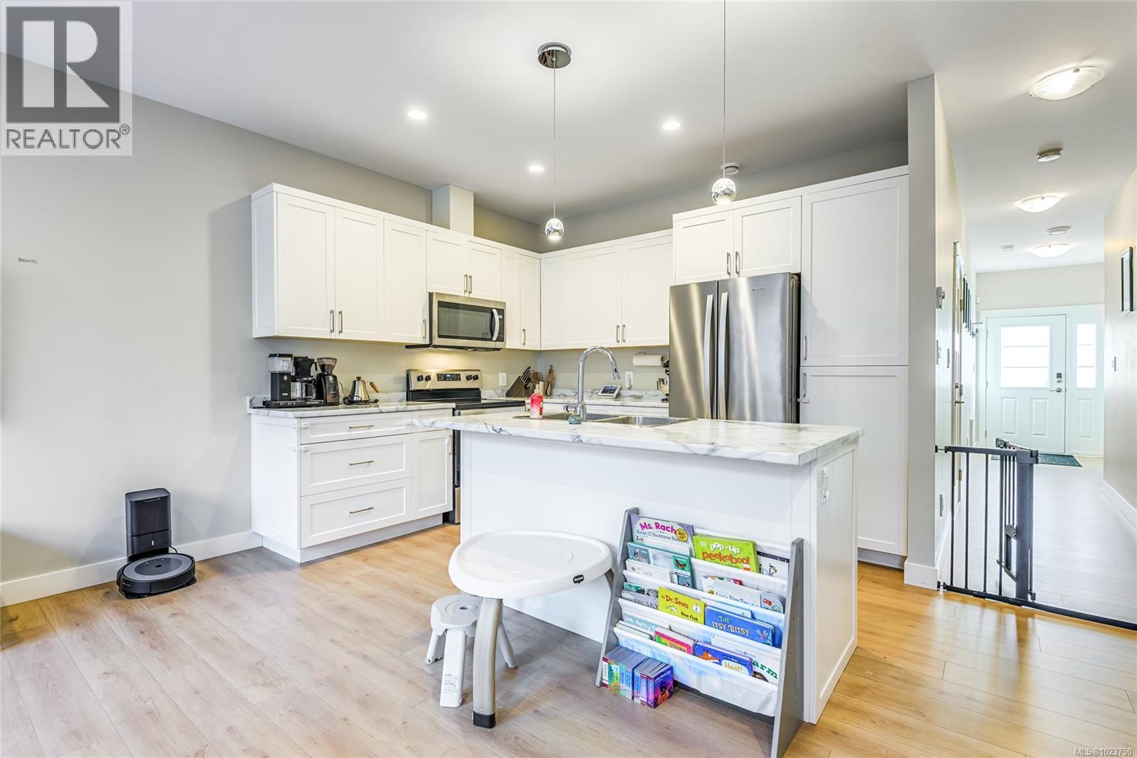 B 242 Petersen Rd, Campbell River, British Columbia V9W 3H4 - Photo 3 - 1023750