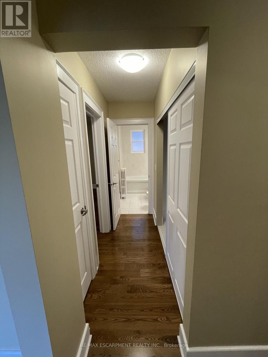 10 - 25 Mountwood Avenue, Hamilton, Ontario  L8N 2G8 - Photo 11 - X12718212