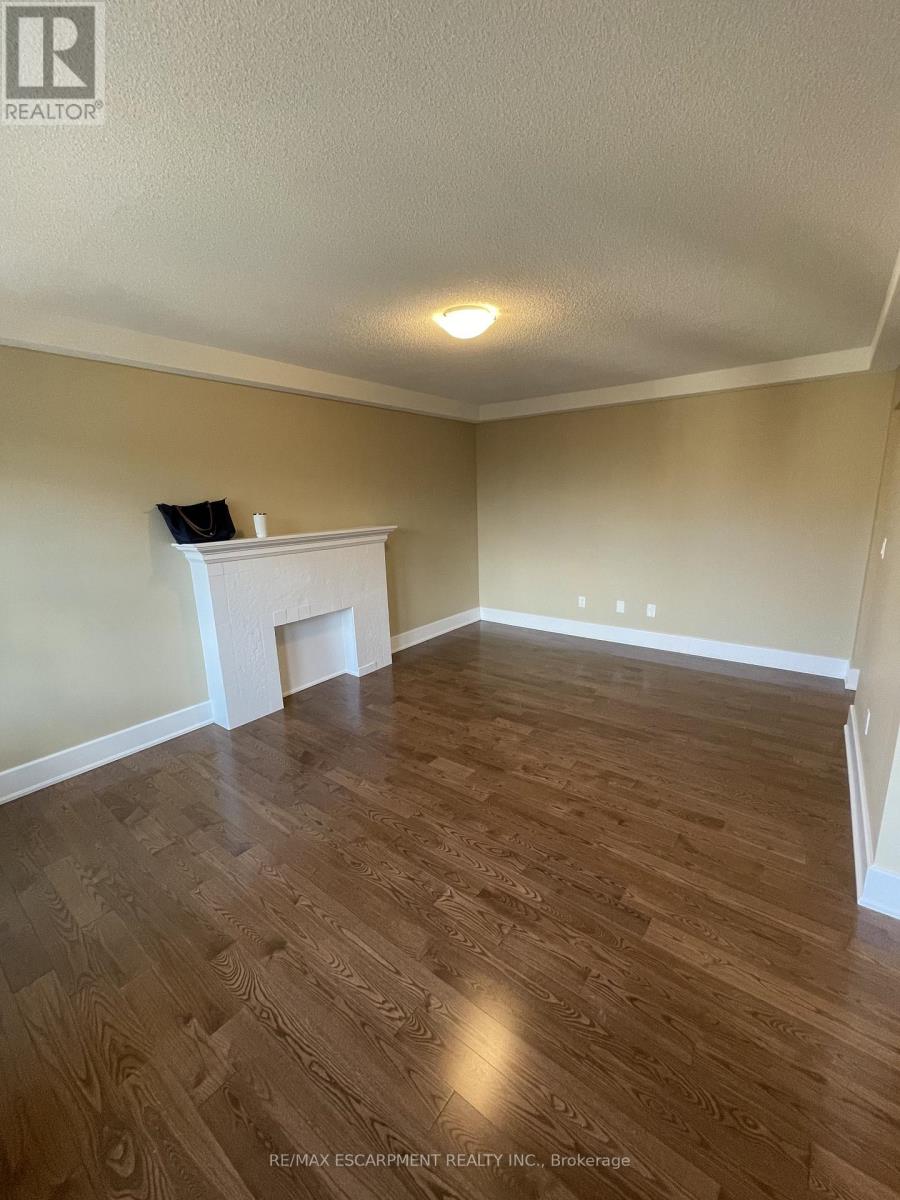 10 - 25 Mountwood Avenue, Hamilton, Ontario  L8N 2G8 - Photo 3 - X12718212