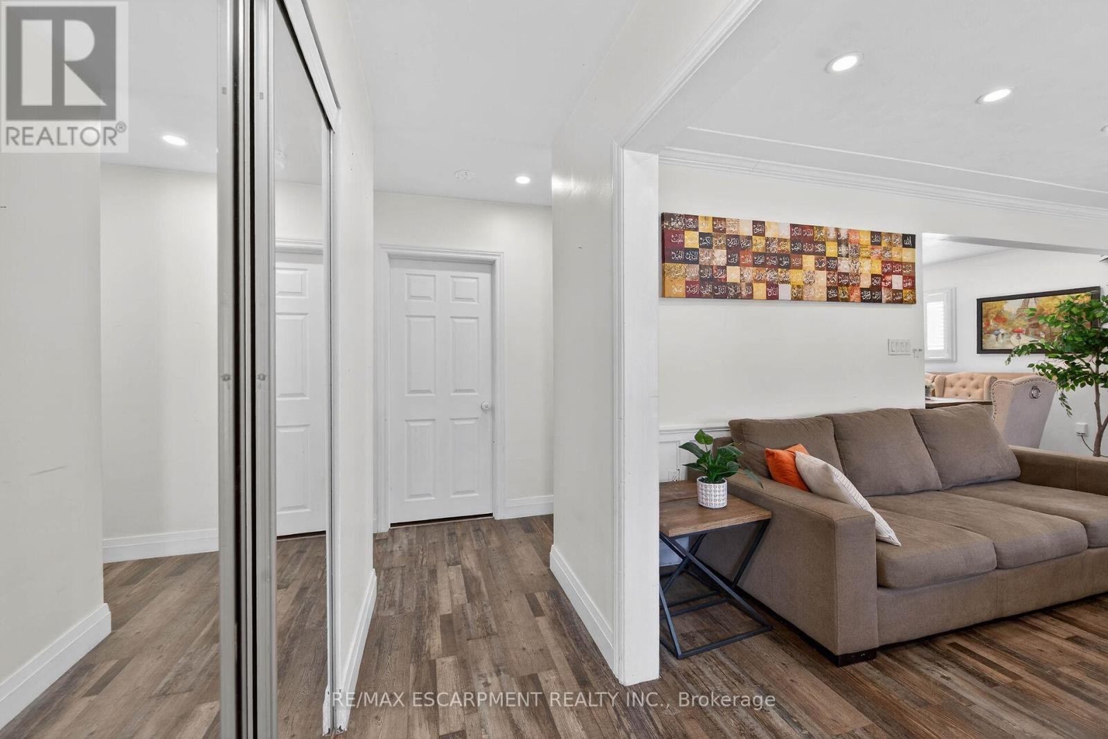 115 Kings Forest Drive, Hamilton, Ontario  L8T 4J8 - Photo 5 - X12718228