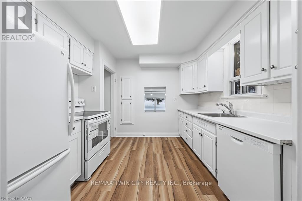 303 Highway 5 Highway, Brant, Ontario  N0E 1N0 - Photo 13 - X12718272