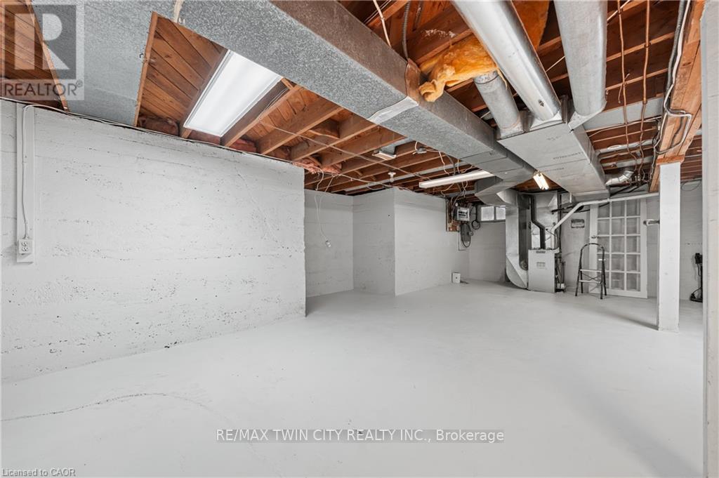 303 Highway 5 Highway, Brant, Ontario  N0E 1N0 - Photo 32 - X12718272