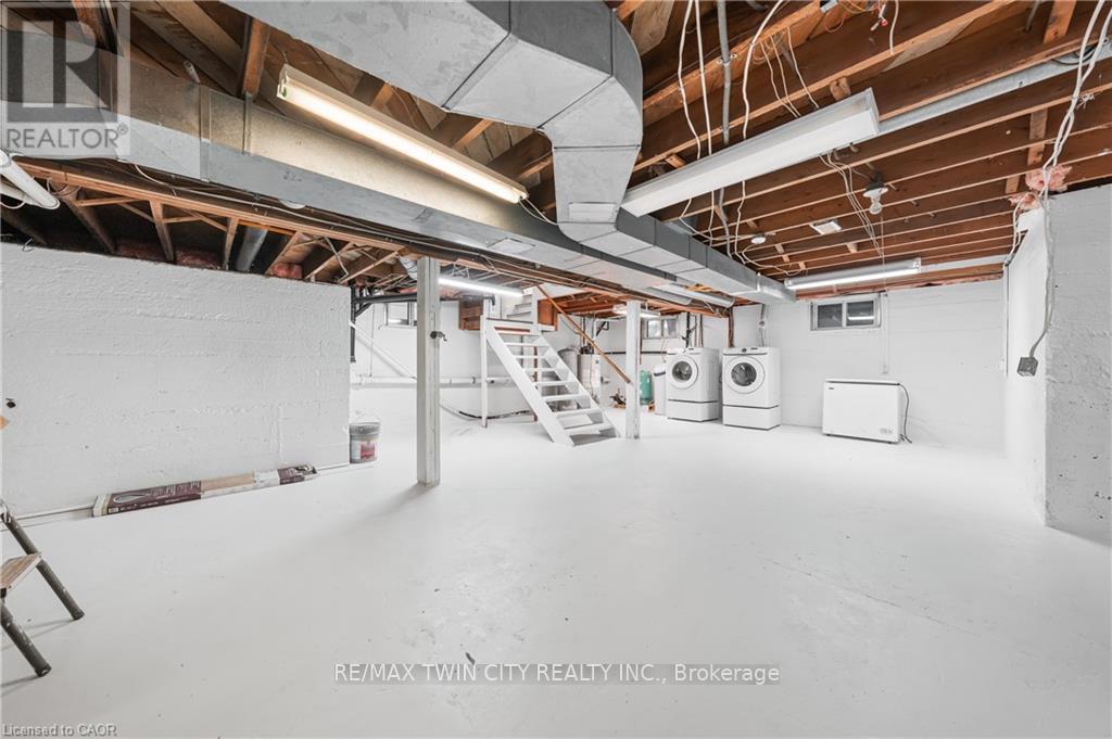 303 Highway 5 Highway, Brant, Ontario  N0E 1N0 - Photo 34 - X12718272