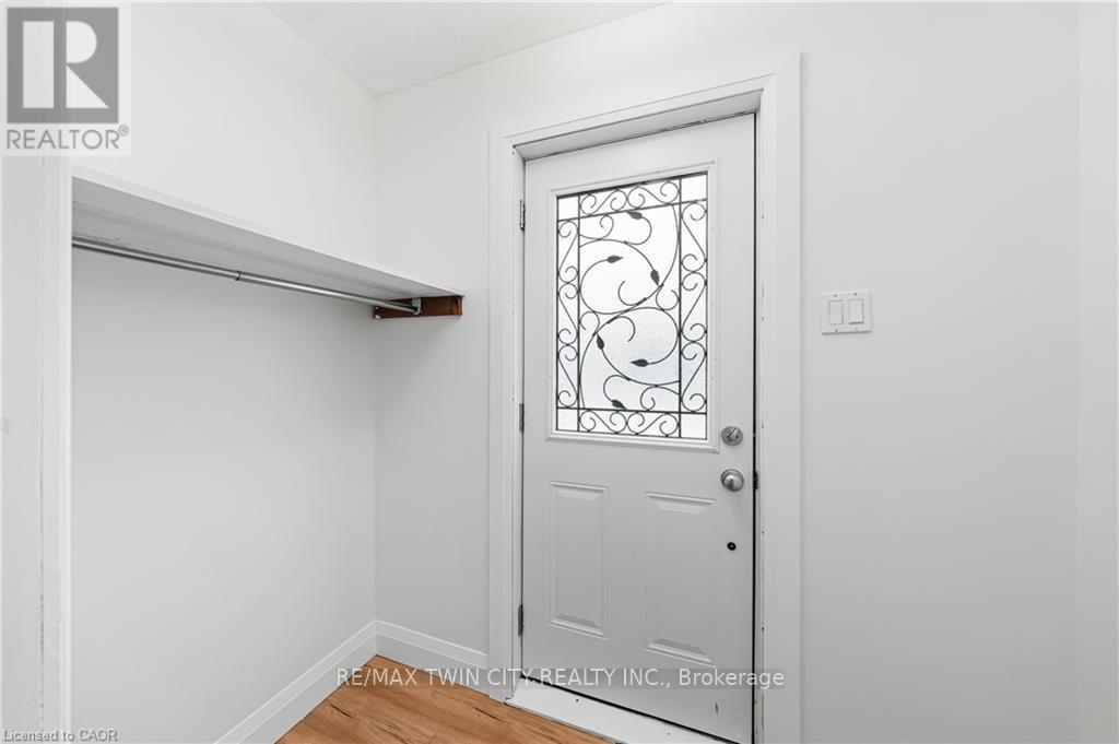 303 Highway 5 Highway, Brant, Ontario  N0E 1N0 - Photo 5 - X12718272