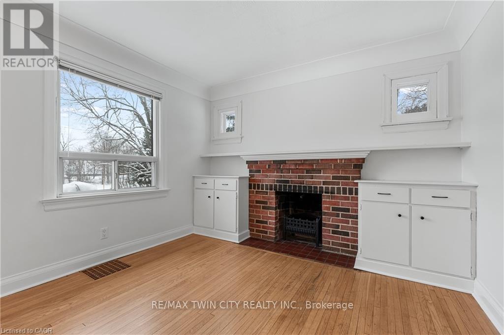 303 Highway 5 Highway, Brant, Ontario  N0E 1N0 - Photo 8 - X12718272