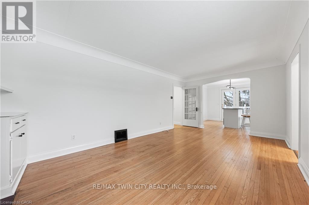 303 Highway 5 Highway, Brant, Ontario  N0E 1N0 - Photo 9 - X12718272