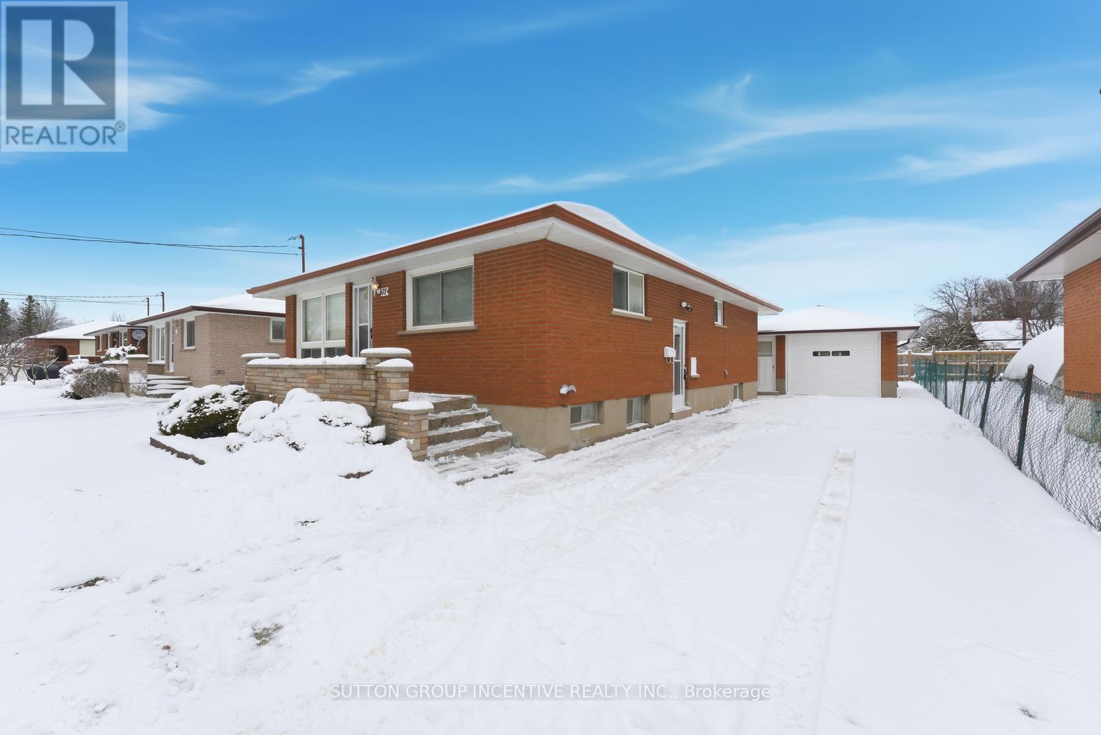 71 Kilgour Avenue, Welland, Ontario  L3C 2P8 - Photo 3 - X12718286