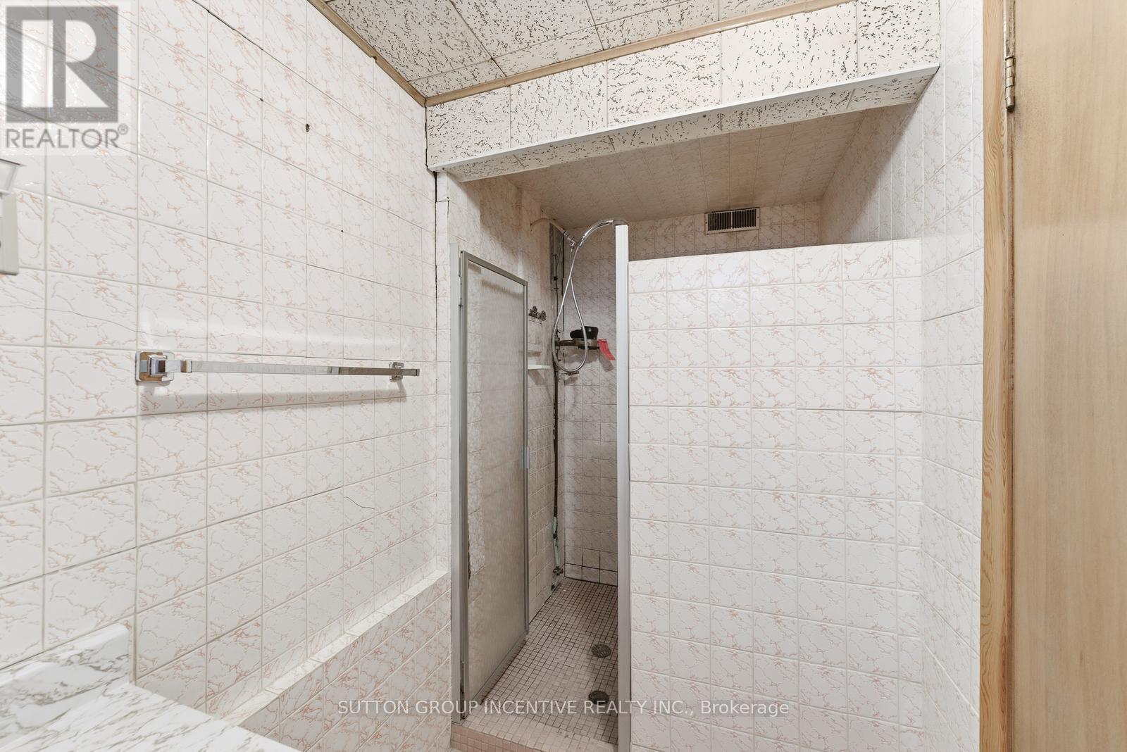 71 Kilgour Avenue, Welland, Ontario  L3C 2P8 - Photo 38 - X12718286