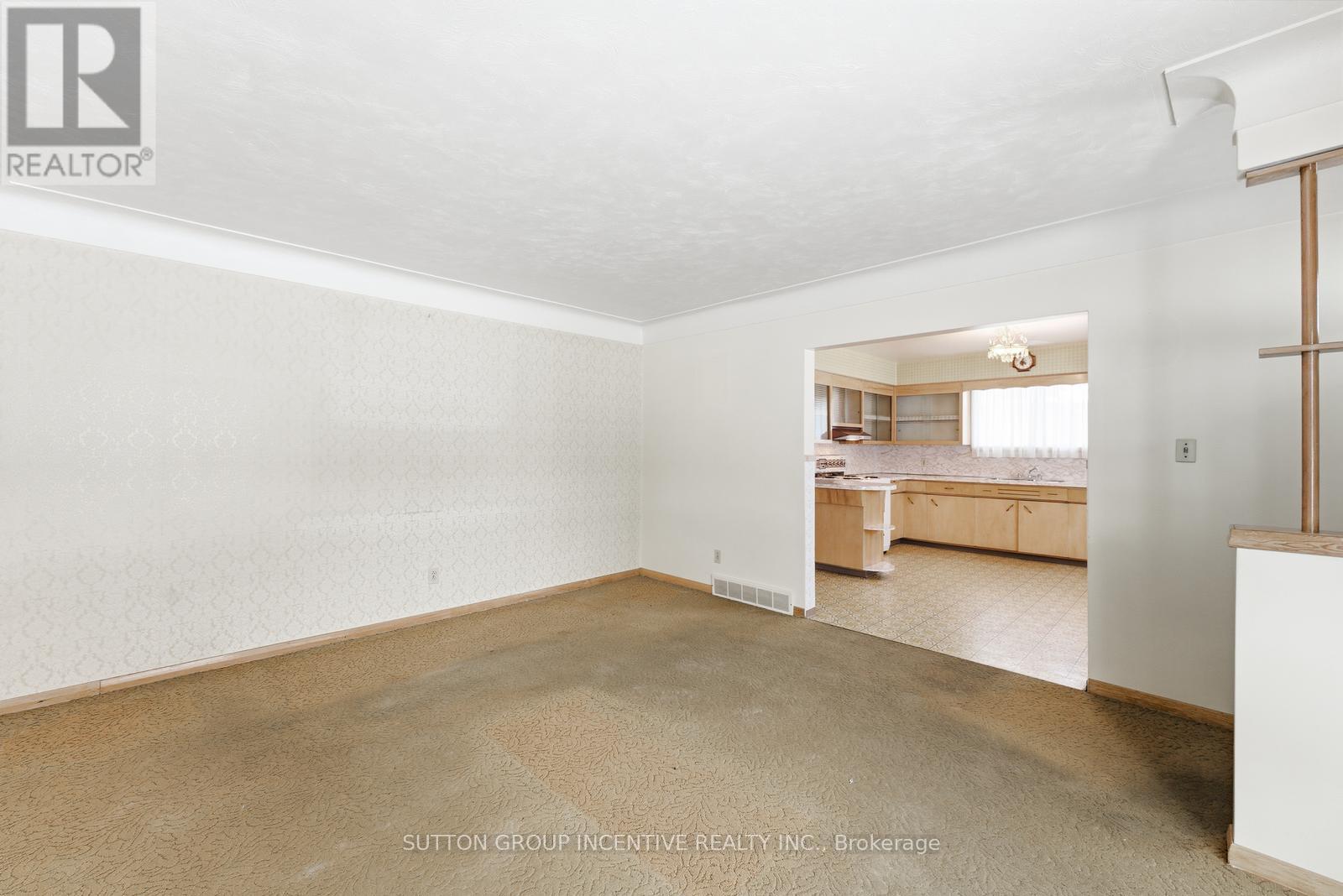 71 Kilgour Avenue, Welland, Ontario  L3C 2P8 - Photo 9 - X12718286