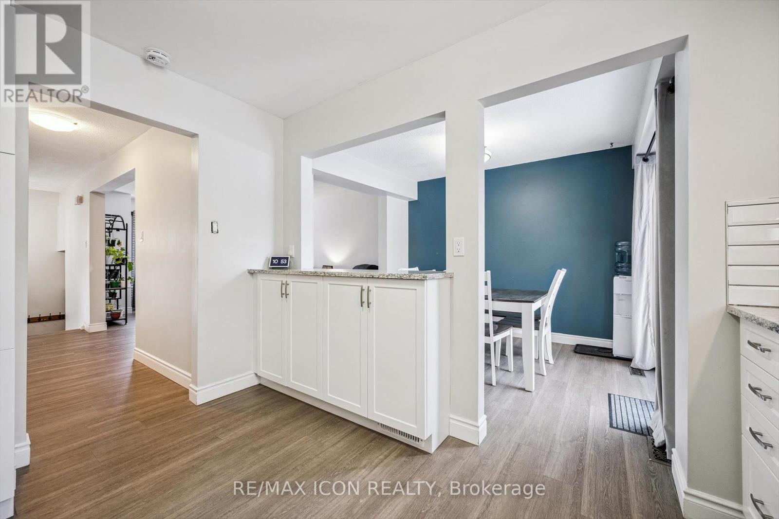 E - 297 Bluevale Street N, Waterloo, Ontario  N2J 4H6 - Photo 14 - X12718318