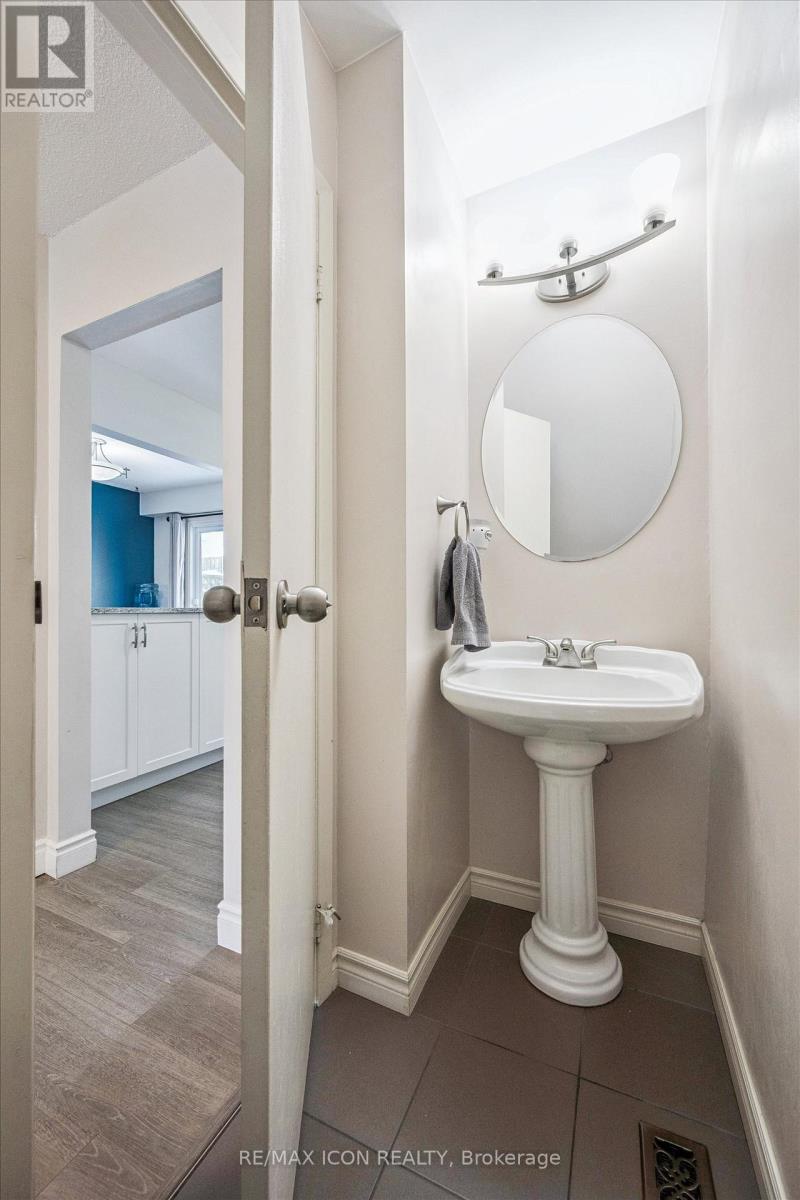 E - 297 Bluevale Street N, Waterloo, Ontario  N2J 4H6 - Photo 19 - X12718318