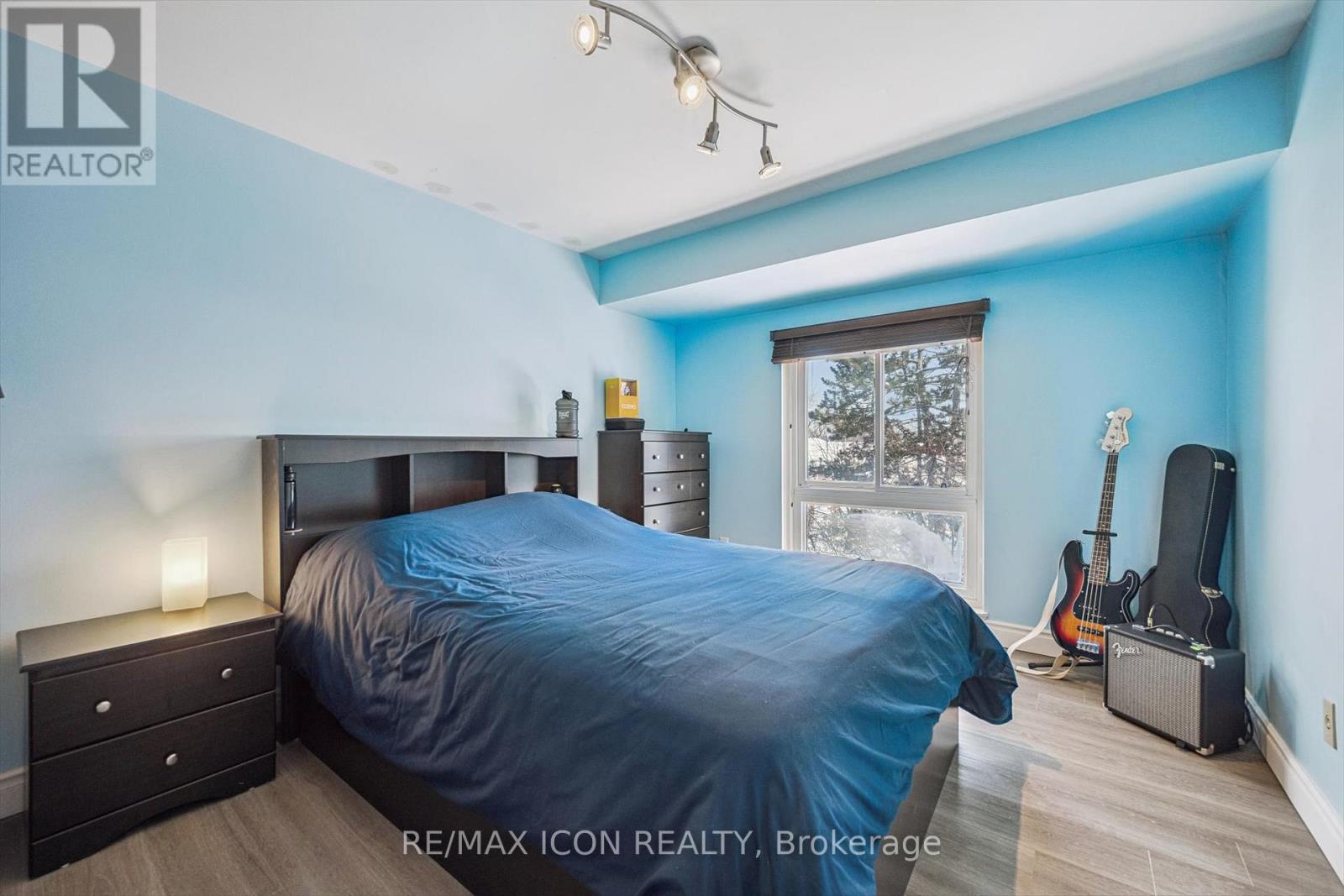 E - 297 Bluevale Street N, Waterloo, Ontario  N2J 4H6 - Photo 22 - X12718318