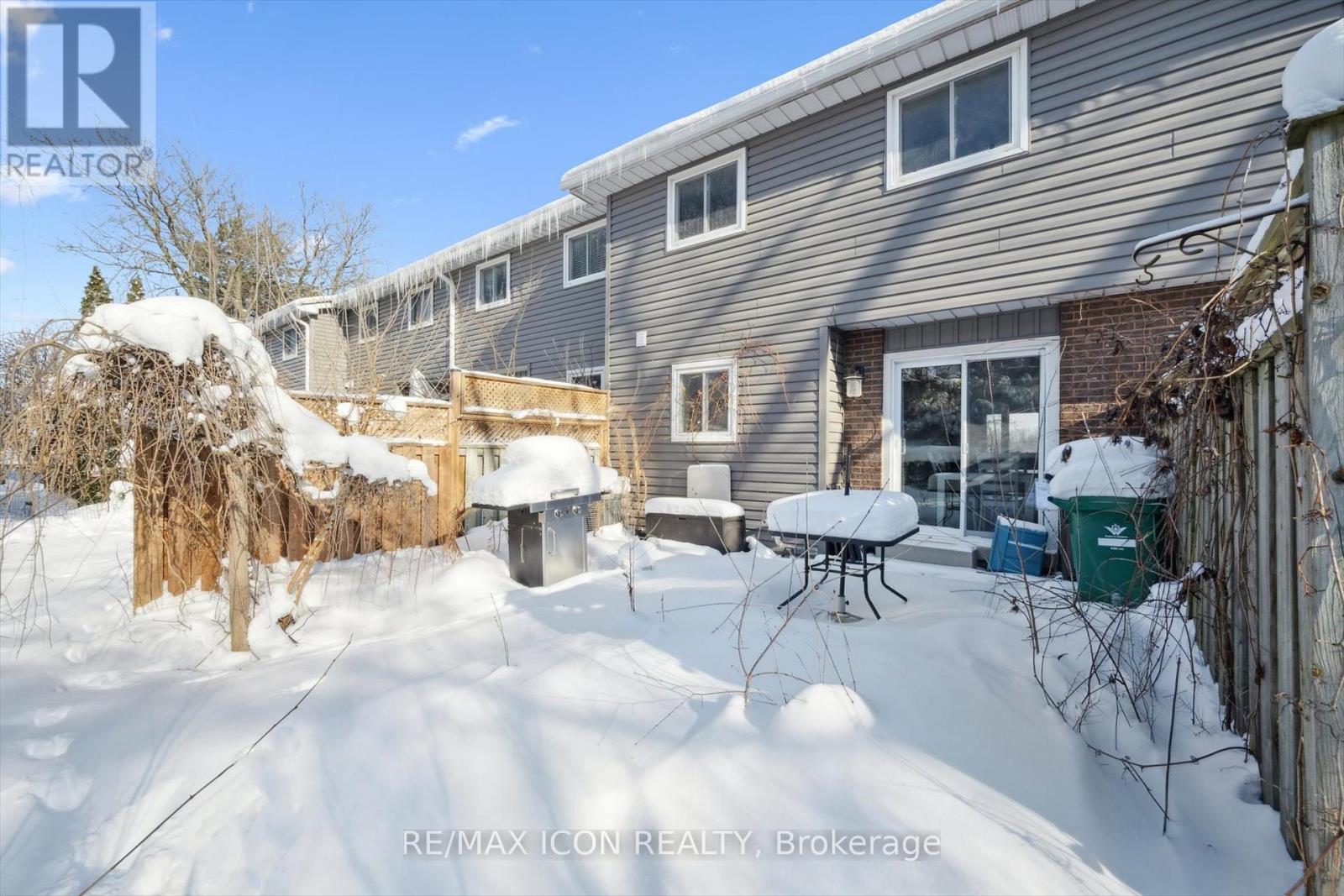 E - 297 Bluevale Street N, Waterloo, Ontario  N2J 4H6 - Photo 30 - X12718318