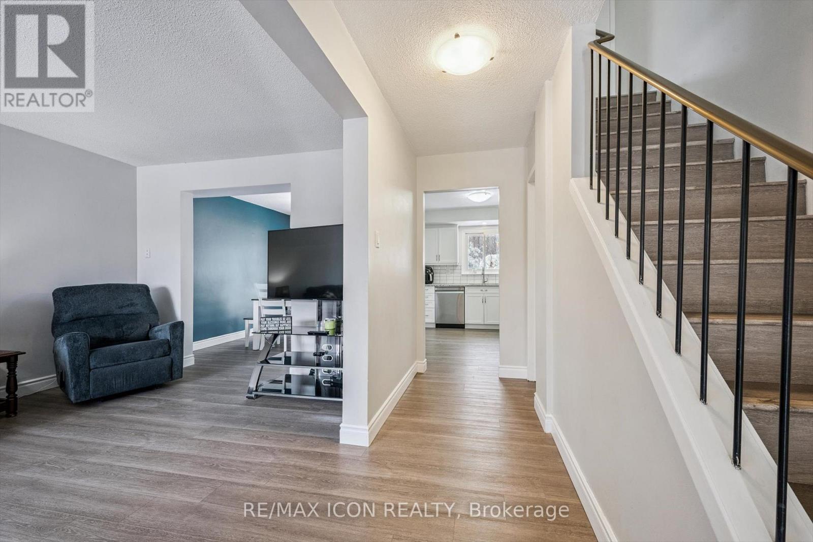 E - 297 Bluevale Street N, Waterloo, Ontario  N2J 4H6 - Photo 6 - X12718318