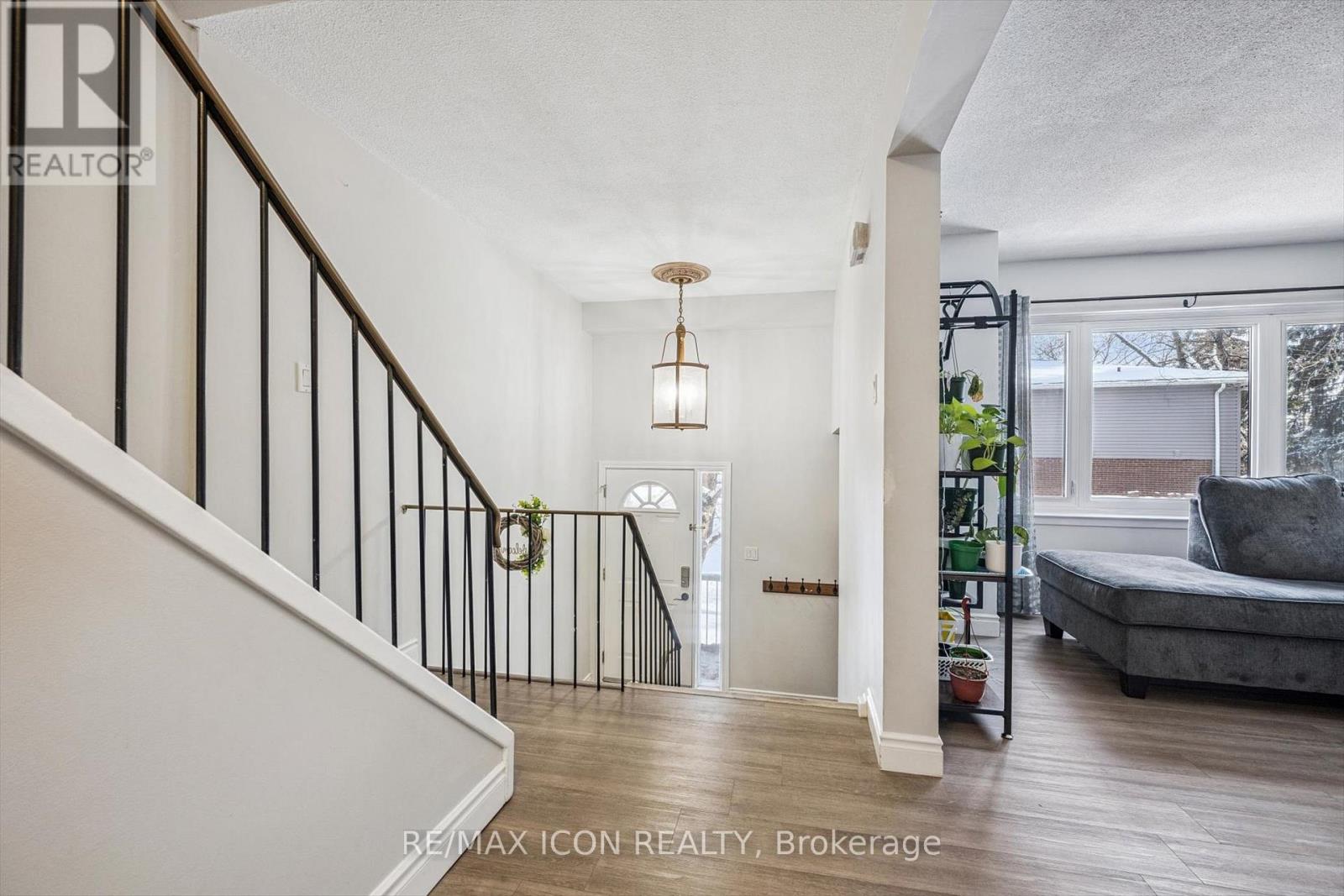 E - 297 Bluevale Street N, Waterloo, Ontario  N2J 4H6 - Photo 7 - X12718318