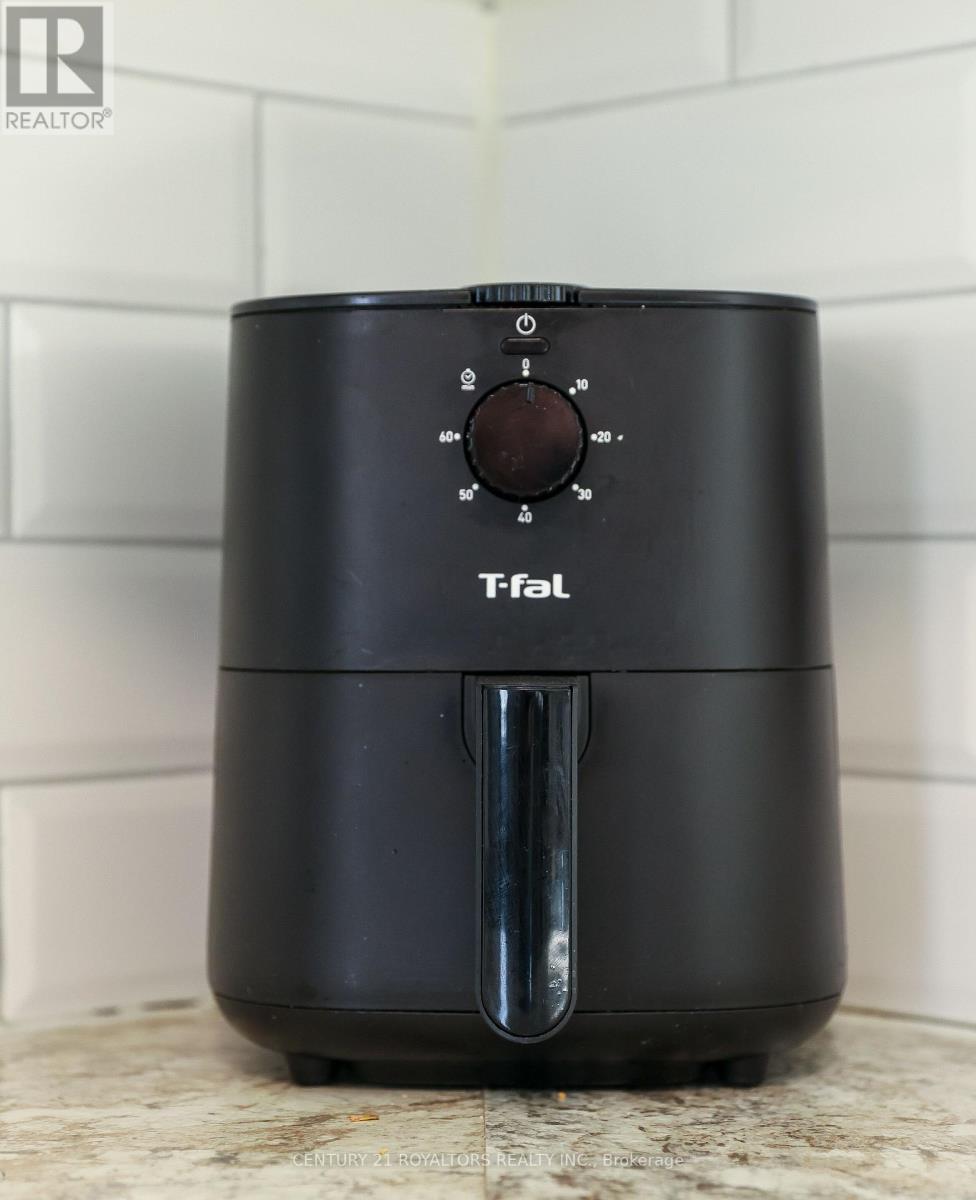 5283 Buchanan Avenue, Niagara Falls, Ontario  L2E 5A7 - Photo 13 - X12718334