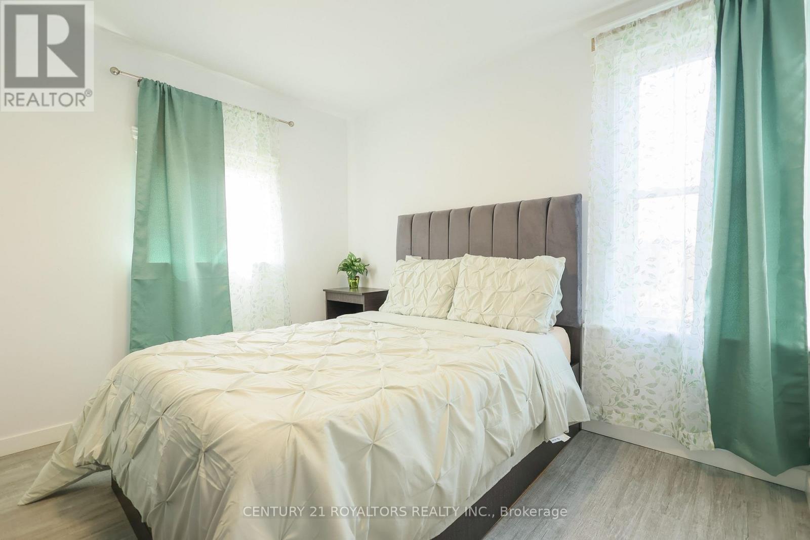 5283 Buchanan Avenue, Niagara Falls, Ontario  L2E 5A7 - Photo 16 - X12718334