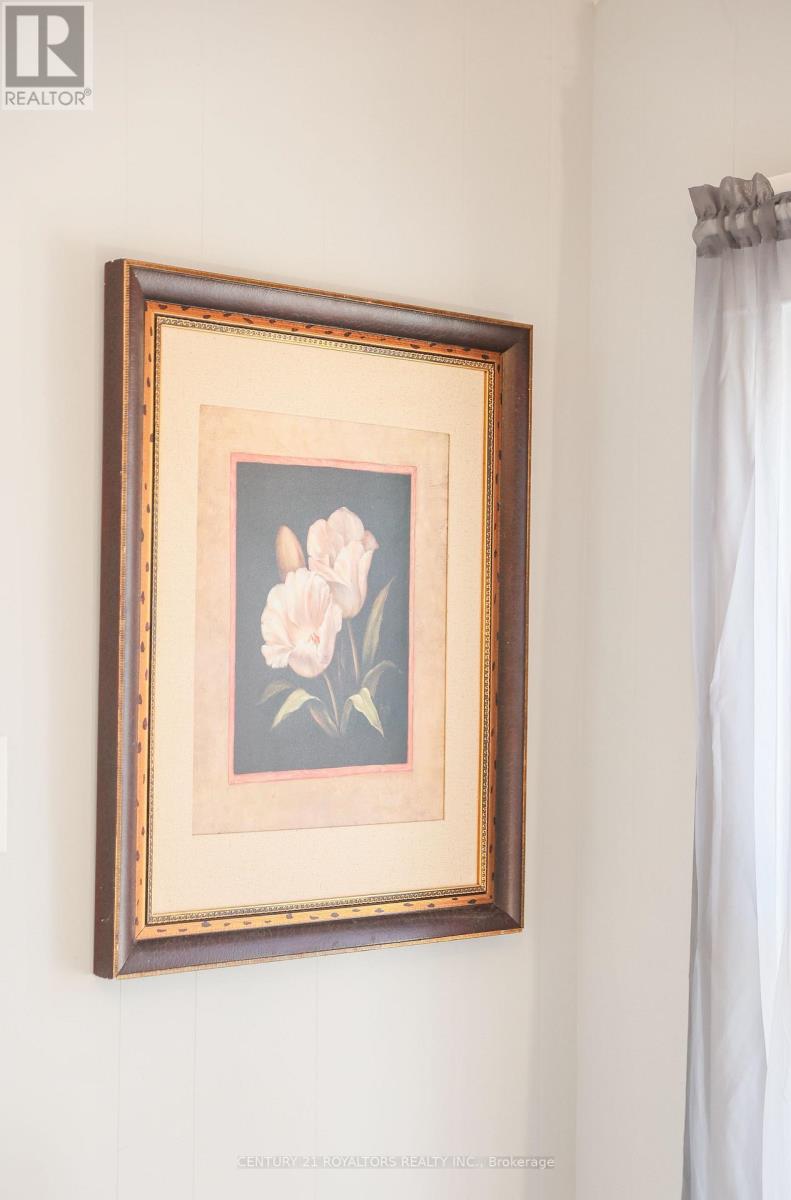 5283 Buchanan Avenue, Niagara Falls, Ontario  L2E 5A7 - Photo 23 - X12718334