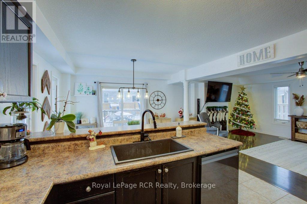 11 Green Street, Mapleton, Ontario  N0G 1P0 - Photo 21 - X12645728