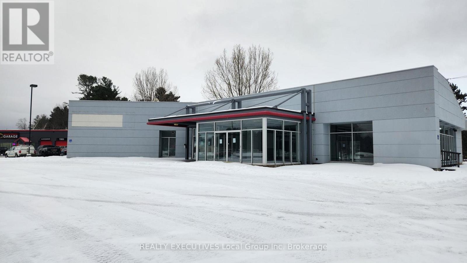 B - 127 Pinewood Park Drive, North Bay, Ontario  P1B 8Z4 - Photo 1 - X12717862