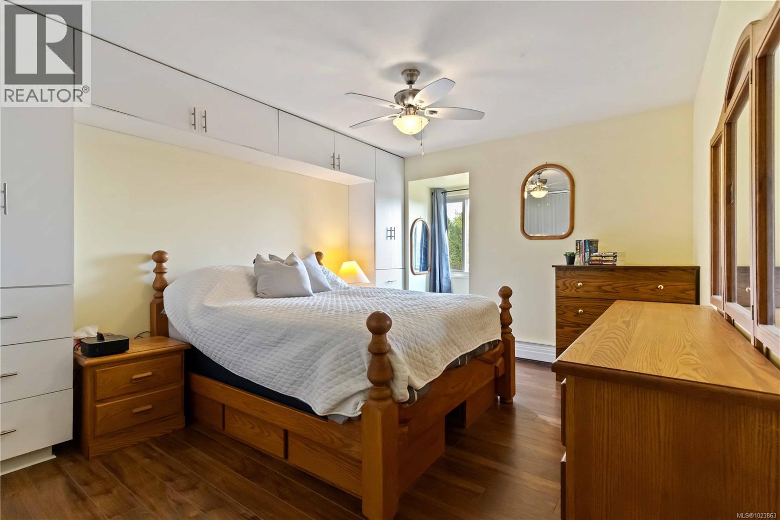 304 1680 Poplar Ave, Saanich, British Columbia  V8P 4K7 - Photo 11 - 1023863