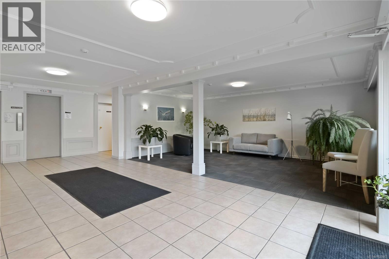 304 1680 Poplar Ave, Saanich, British Columbia  V8P 4K7 - Photo 17 - 1023863