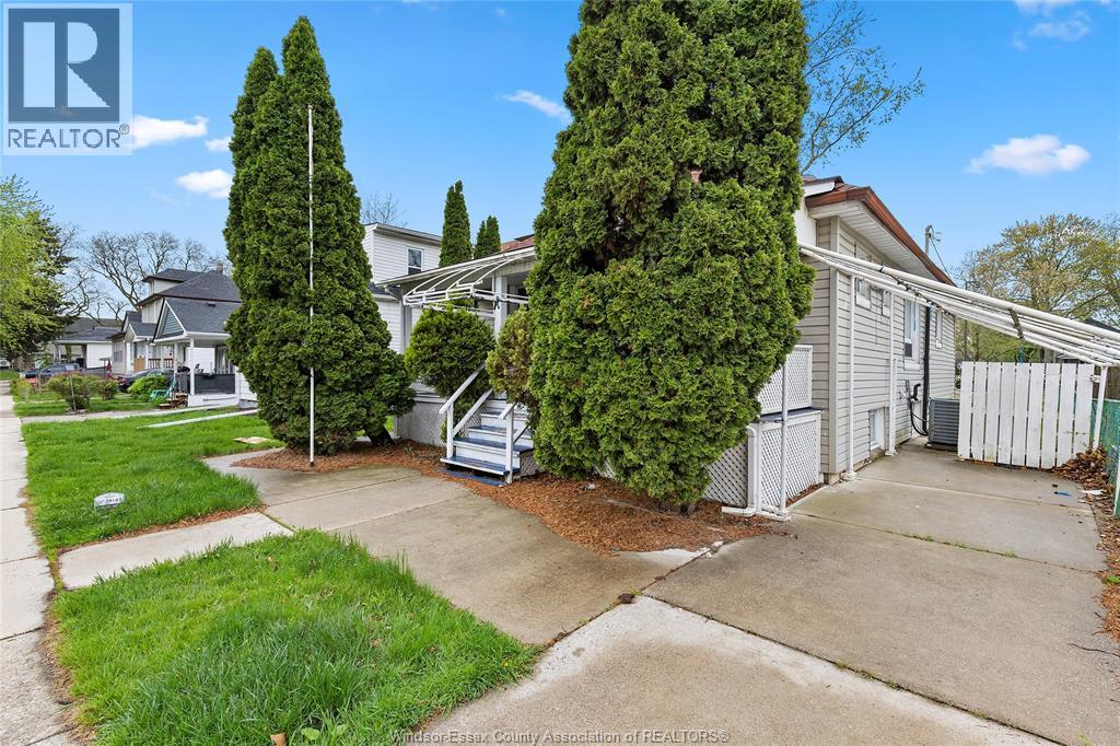 609 St. Joseph, Windsor, Ontario  N9C 3H3 - Photo 3 - 26001665