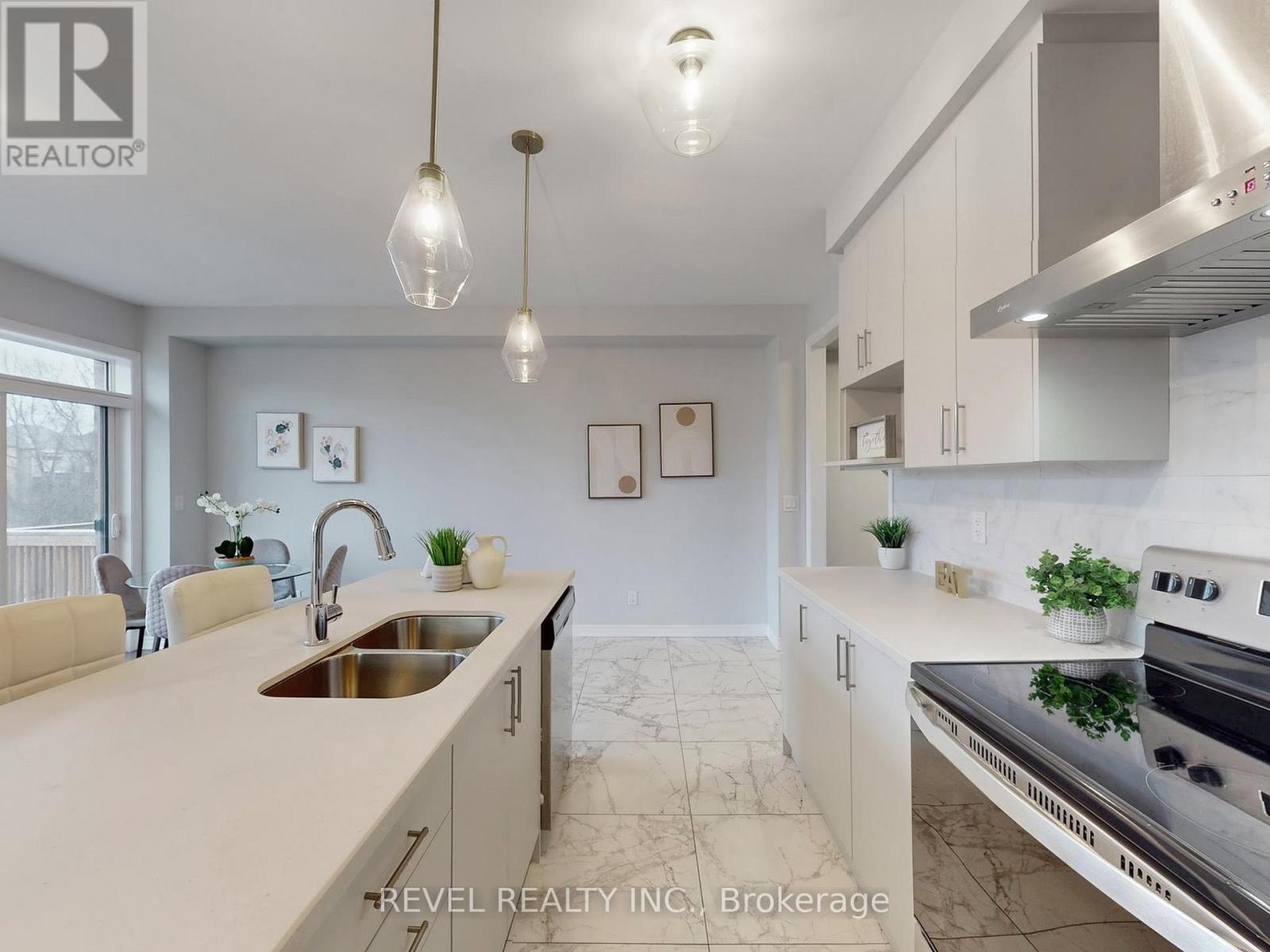 4 Paradise Way, Whitby, Ontario L1R 0R7 - Photo 12 - E12718424