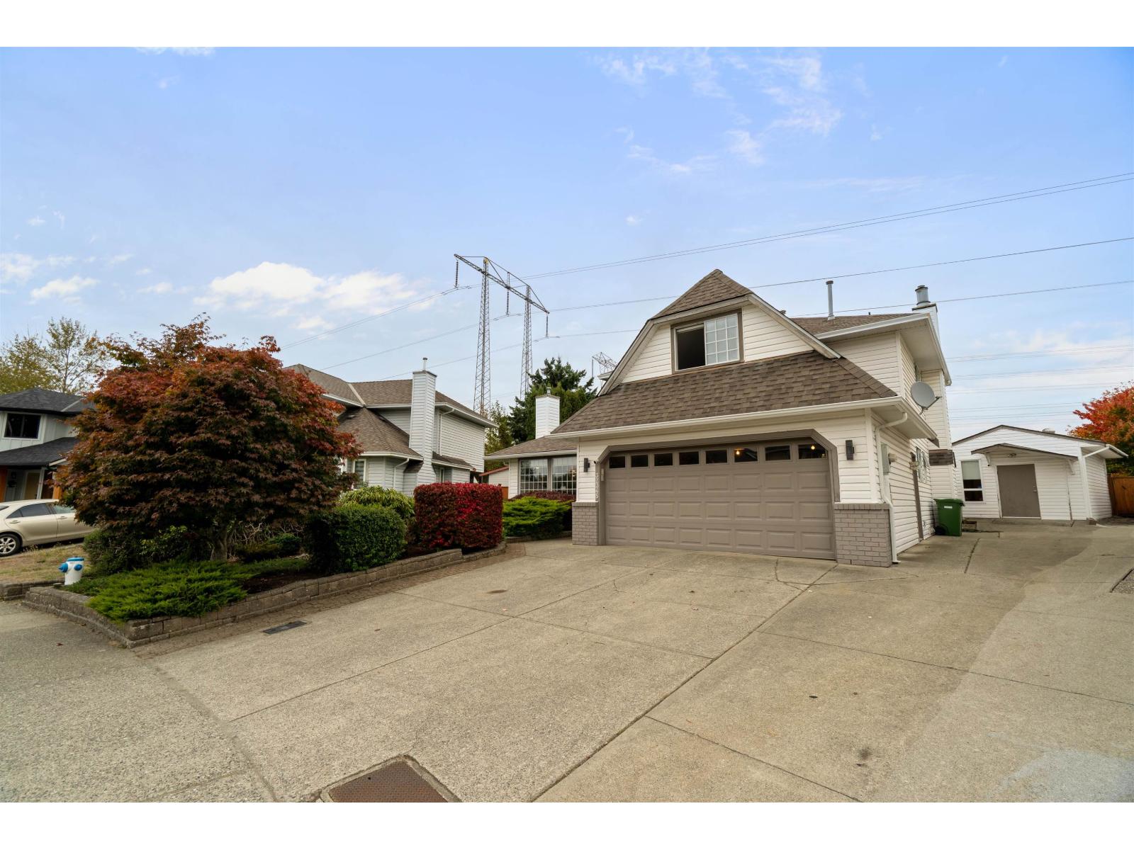 32345 Clinton Avenue, Abbotsford, British Columbia  V2T 5B3 - Photo 2 - R3081580