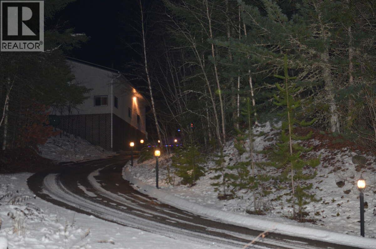 5725 Taghum Frontage Road, Nelson, British Columbia  V1L 6X9 - Photo 2 - 10373533