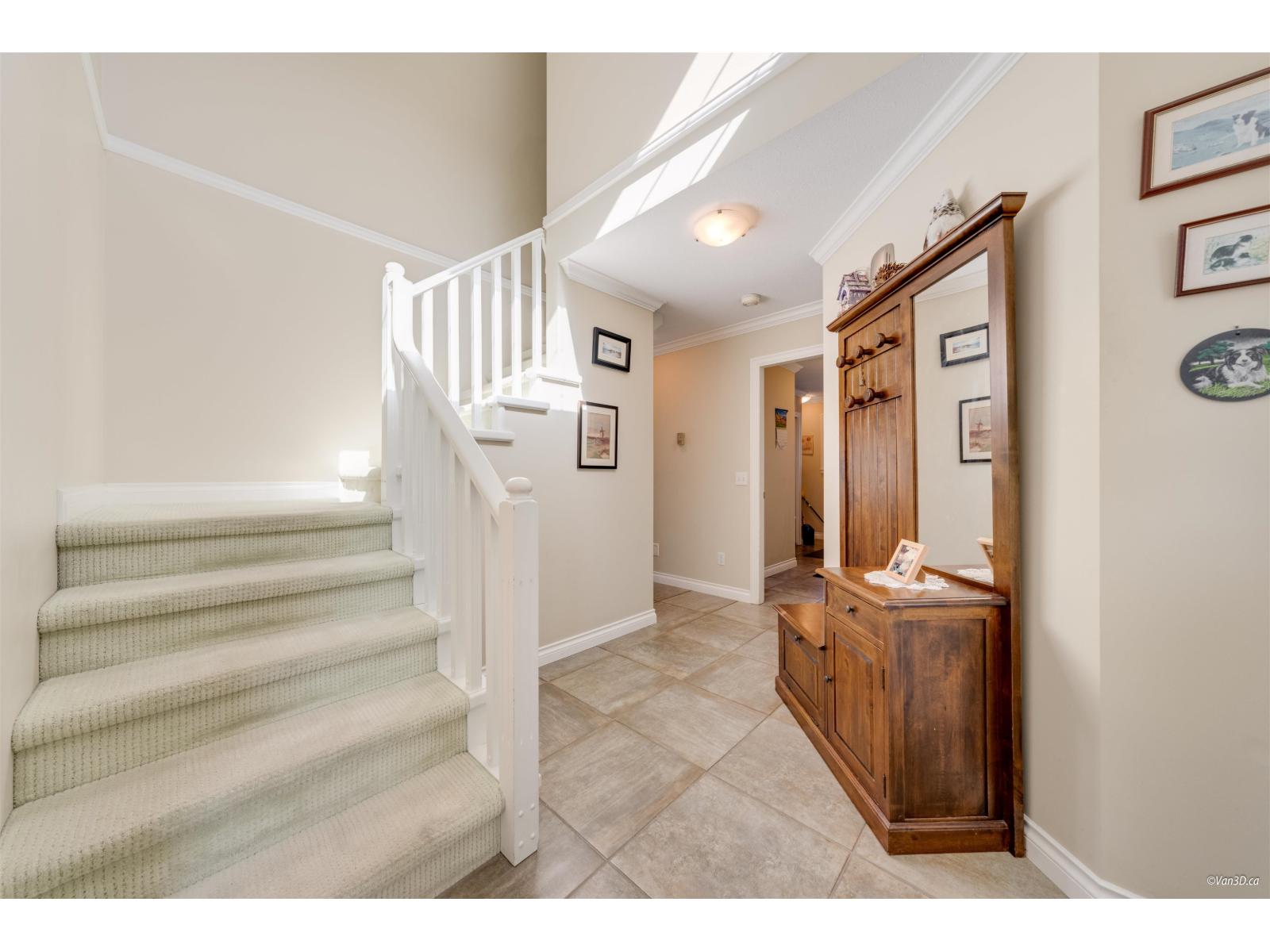 15303 28a Avenue, Surrey, British Columbia  V4P 1G4 - Photo 3 - R3081889