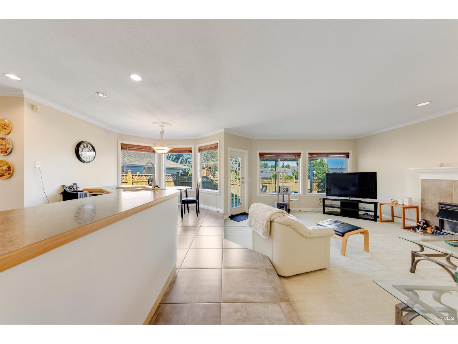 15303 28a Avenue, Surrey, British Columbia  V4P 1G4 - Photo 14 - R3081889