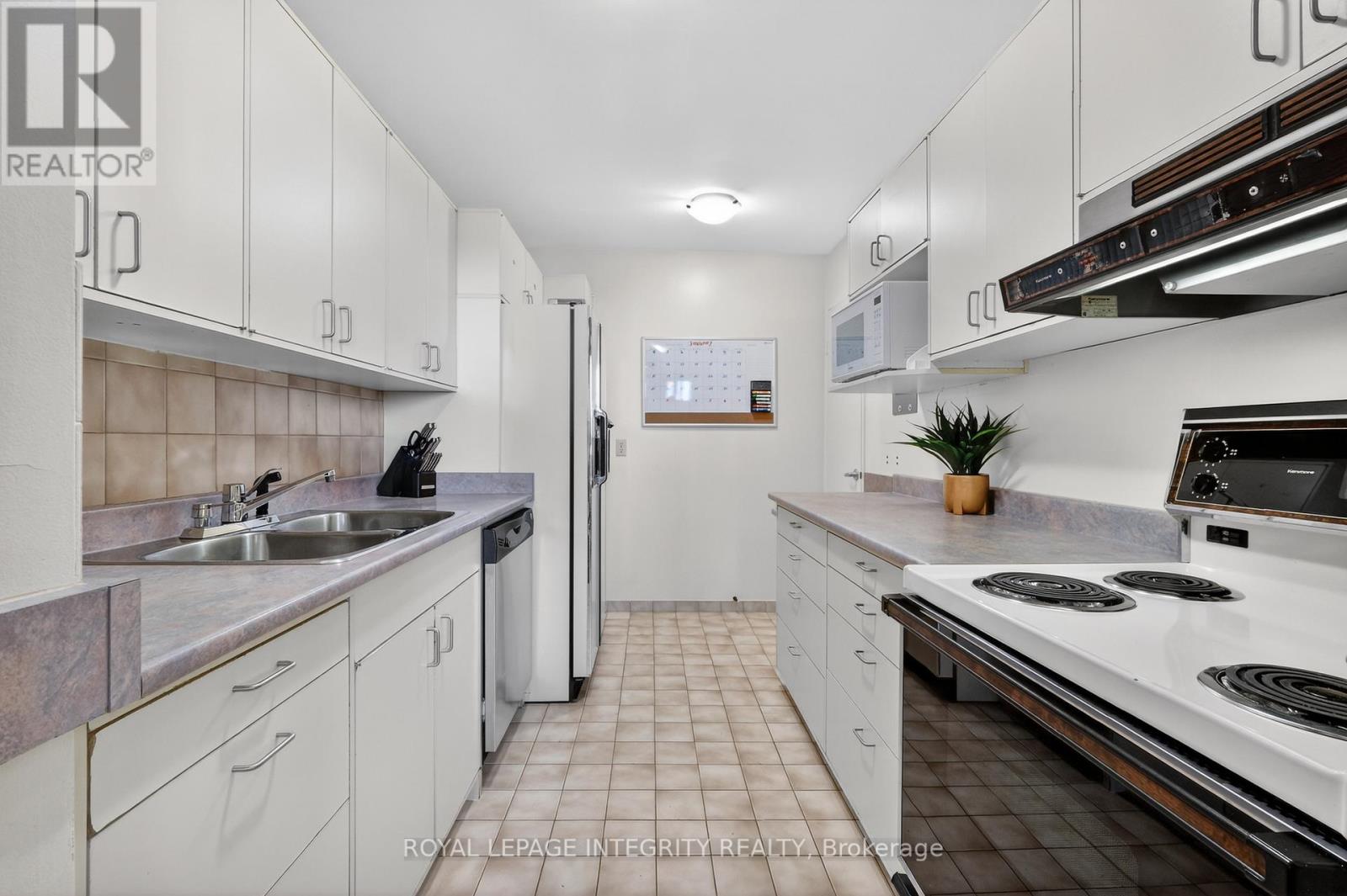 706 - 2020 Jasmine Crescent, Ottawa, Ontario  K1J 8K5 - Photo 15 - X12718408