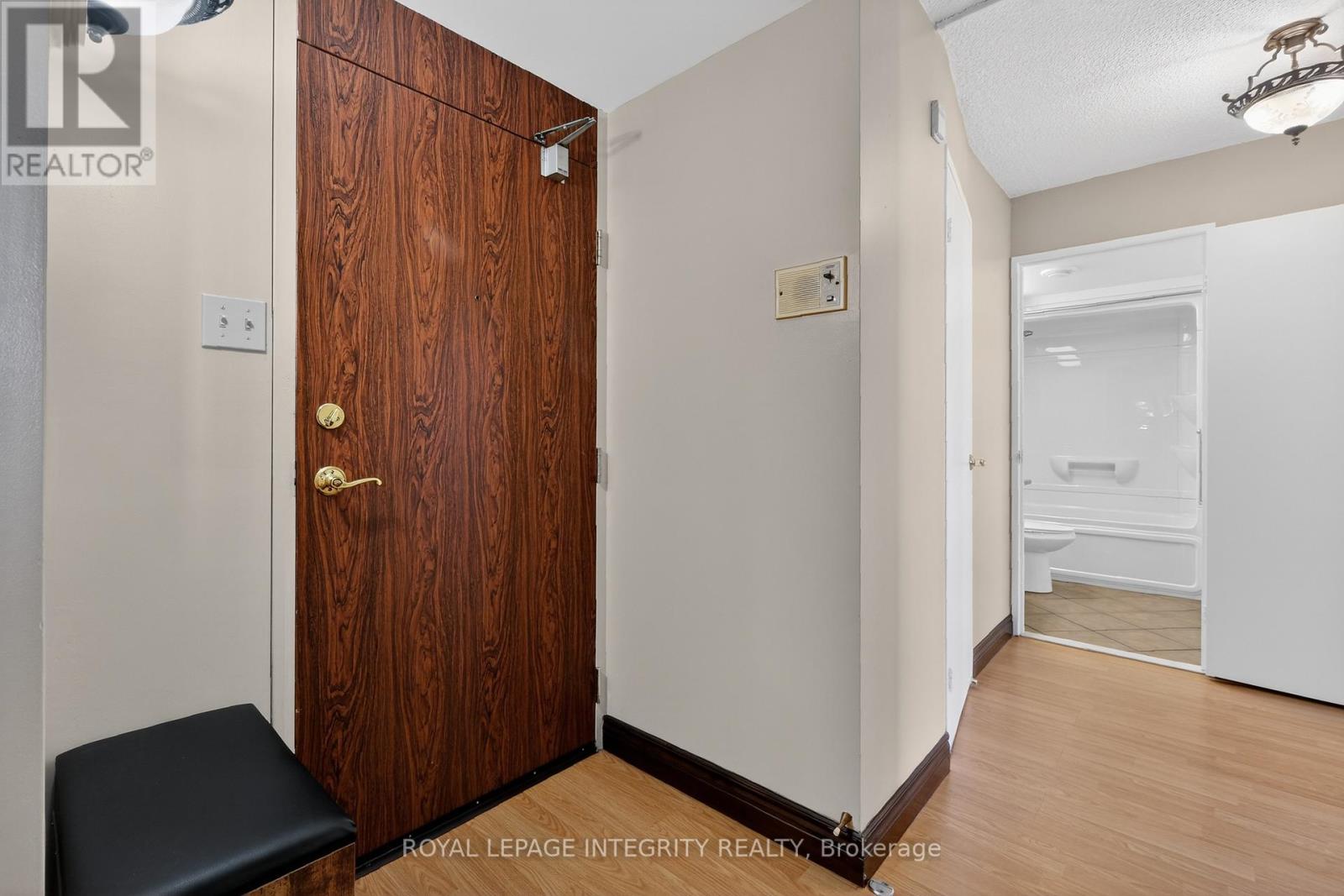 706 - 2020 Jasmine Crescent, Ottawa, Ontario  K1J 8K5 - Photo 6 - X12718408