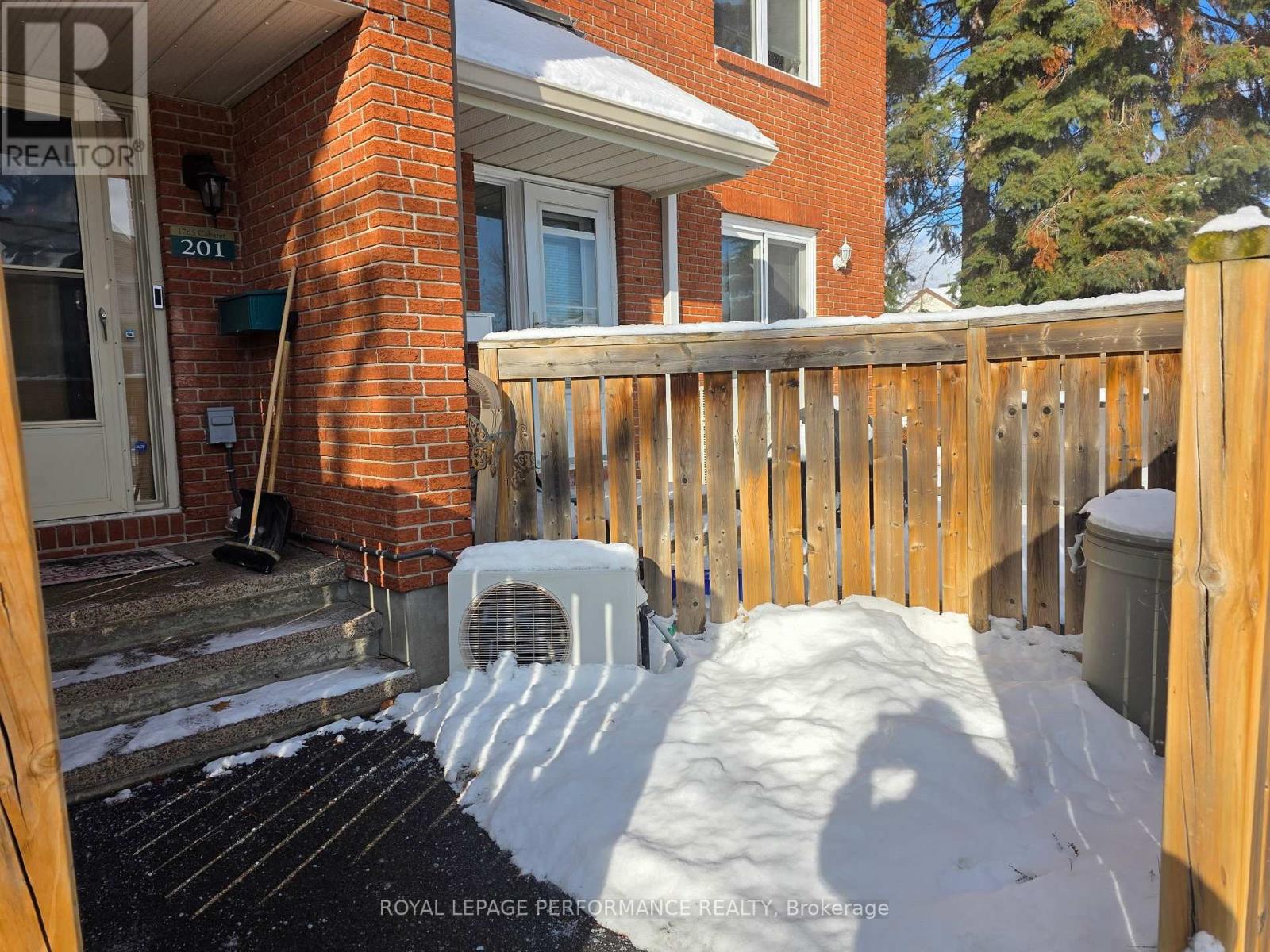 201 - 1765 Cabaret Lane, Ottawa, Ontario  K4A 2H2 - Photo 2 - X12718454