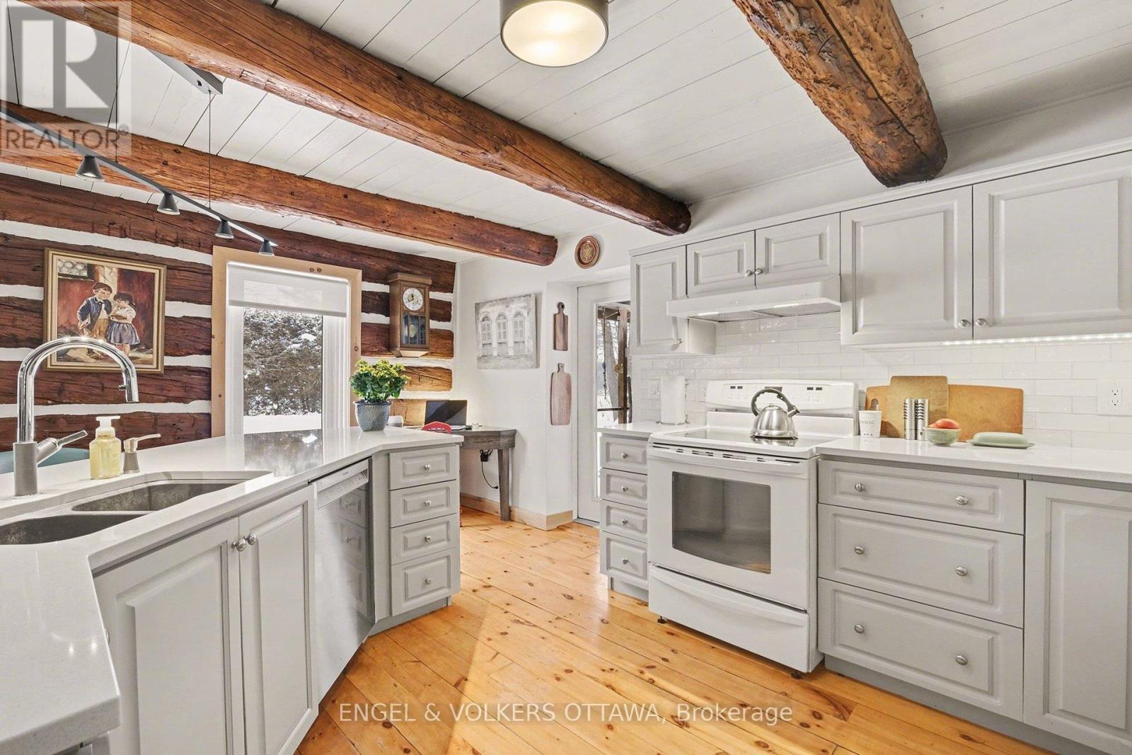 126 Buttermilk Hill Road, Drummond/north Elmsley, Ontario  K7H 3C3 - Photo 11 - X12718464