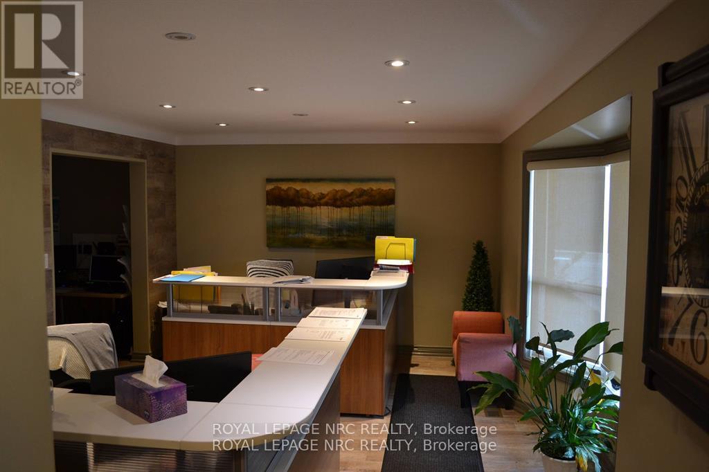 156 Hwy 20 W Highway, Pelham, Ontario  L0S 1E4 - Photo 4 - X12718406