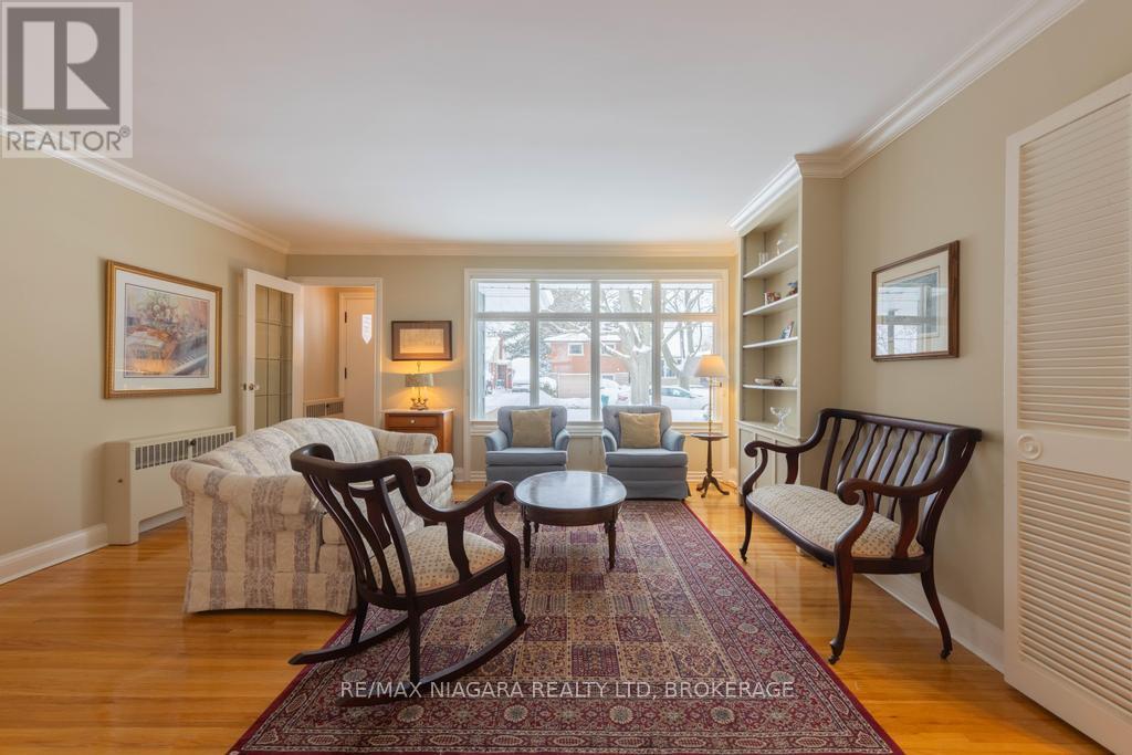 47 Thorndale Avenue, St. Catharines, Ontario  L2R 6A6 - Photo 5 - X12718436