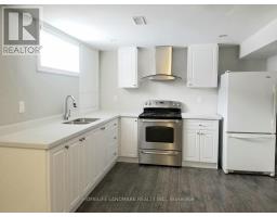 12 OTTAWA COURT, Aurora, Ontario