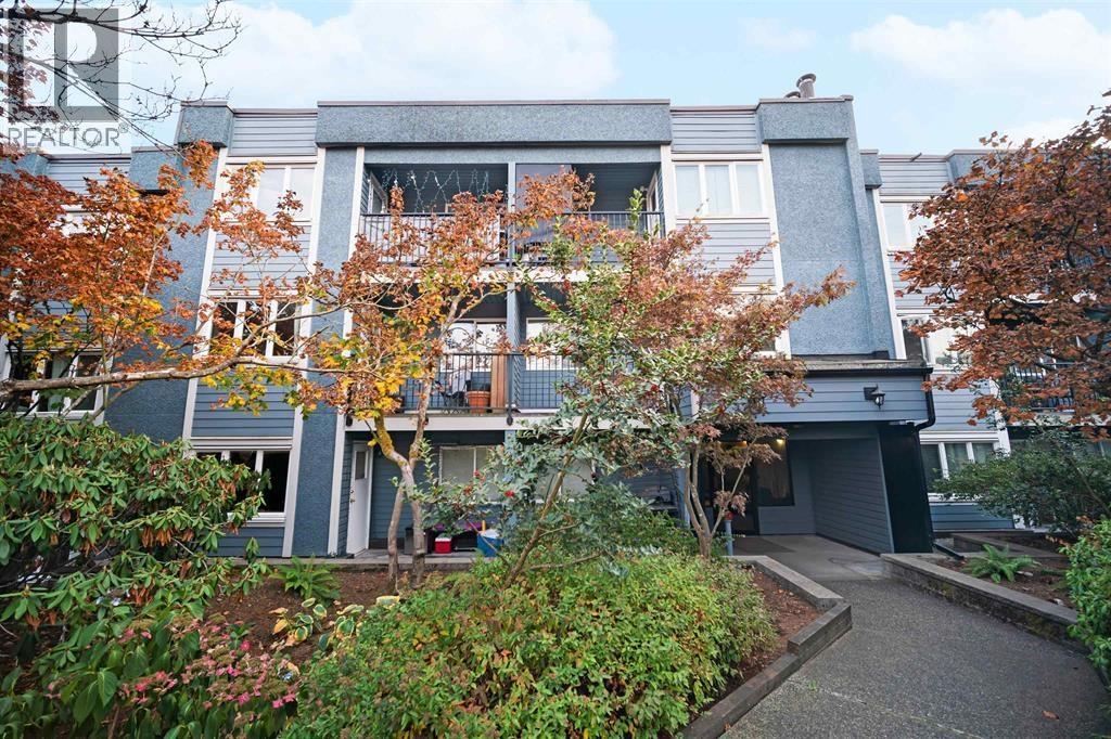 210 1122 King Albert Avenue, Coquitlam, British Columbia  V3J 1X7 - Photo 2 - R3068906