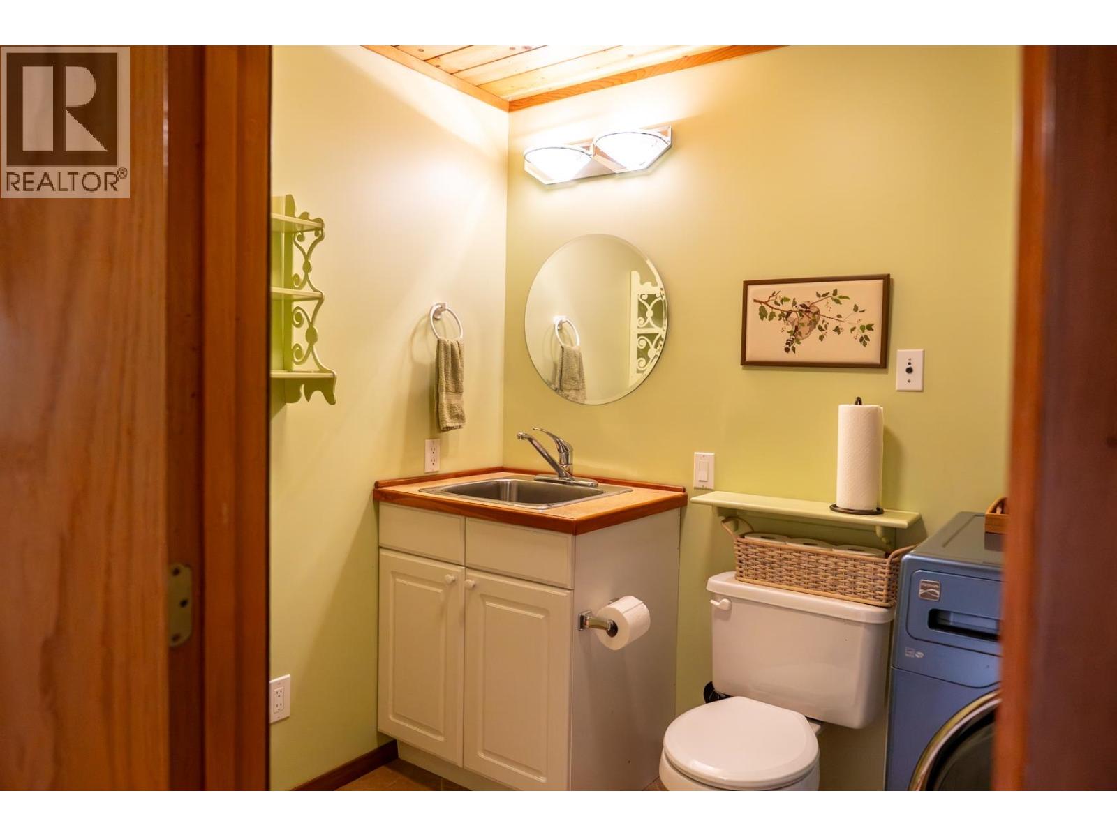 2648 Galleon Way, Pender Island, British Columbia  V0N 2M2 - Photo 34 - R3081967