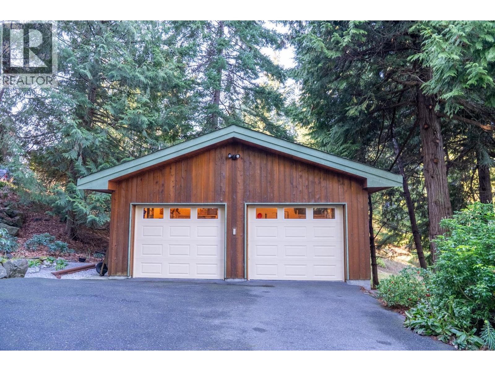 2648 Galleon Way, Pender Island, British Columbia  V0N 2M2 - Photo 38 - R3081967