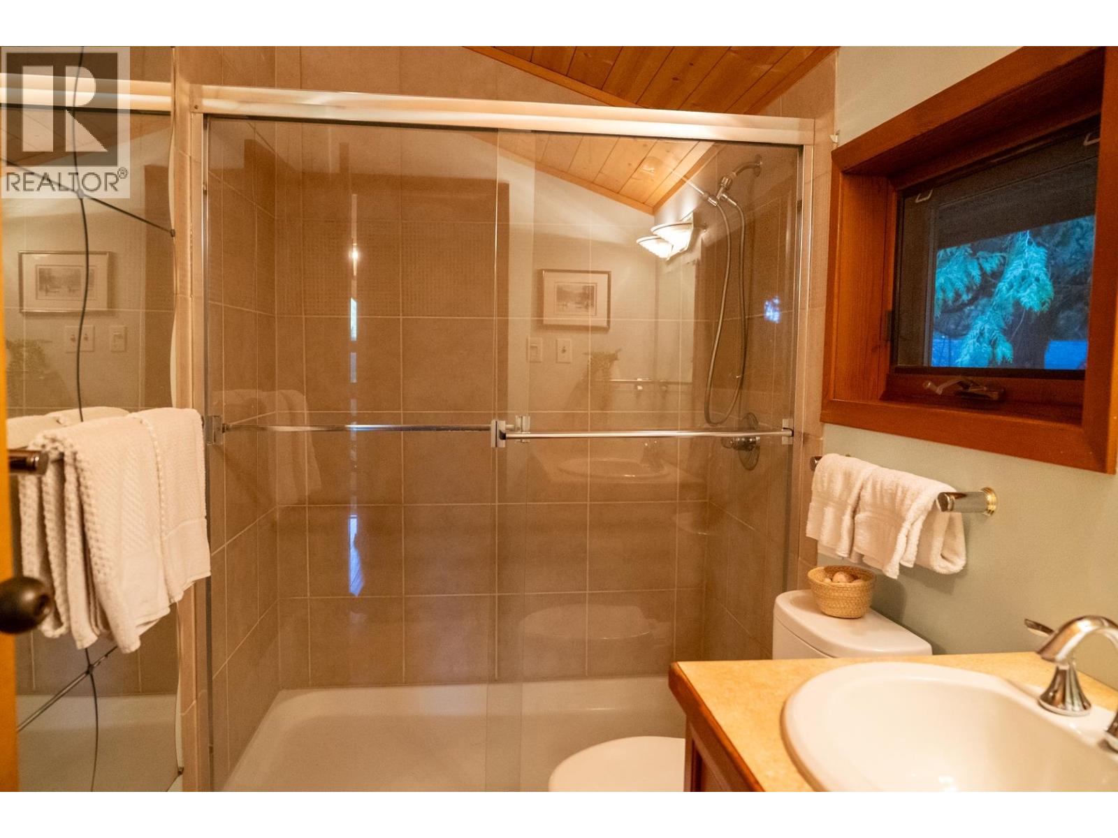 2648 Galleon Way, Pender Island, British Columbia  V0N 2M2 - Photo 23 - R3081967