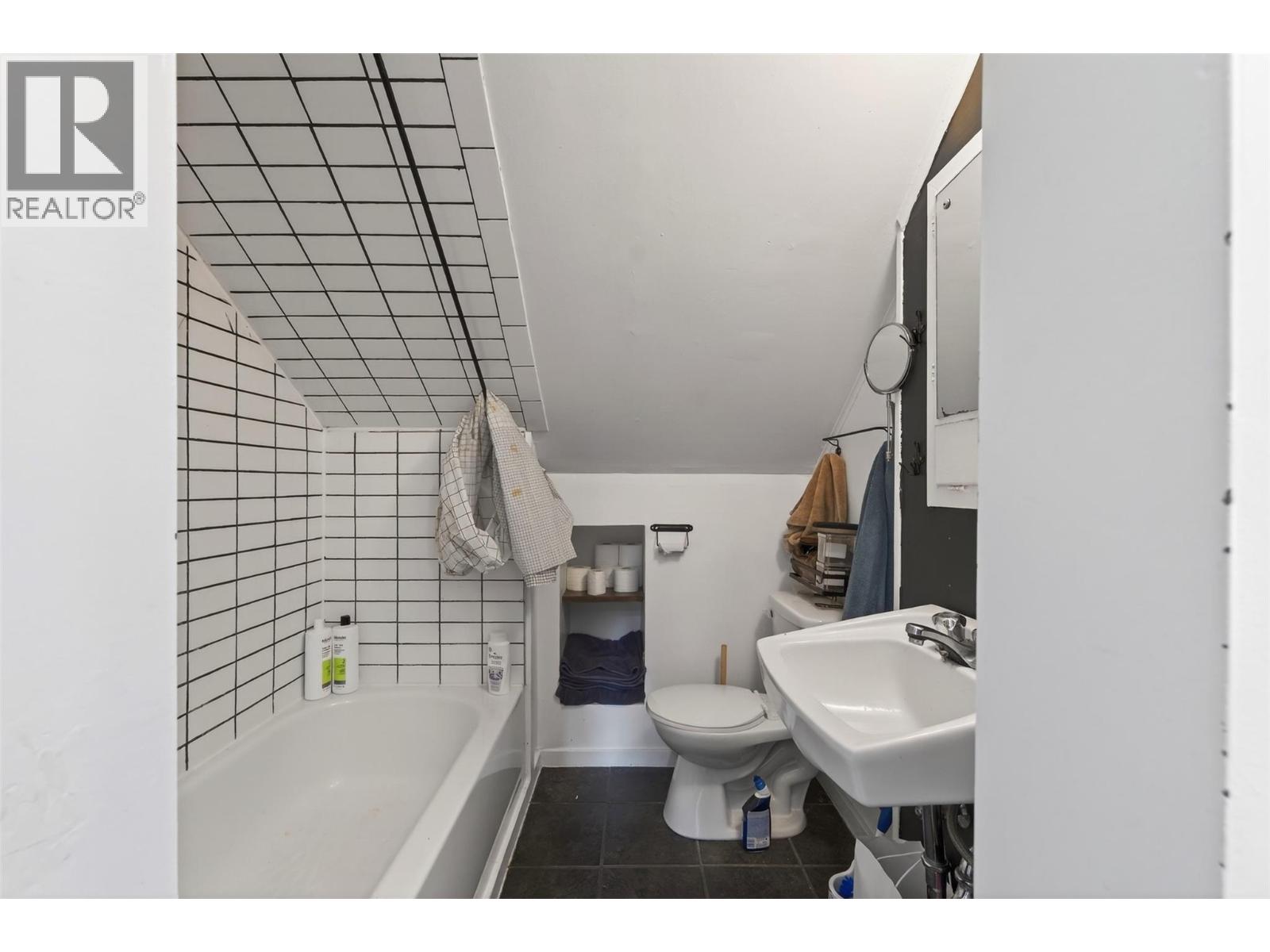 723 Hendryx Street, Nelson, British Columbia  V1L 2B1 - Photo 47 - 10373232