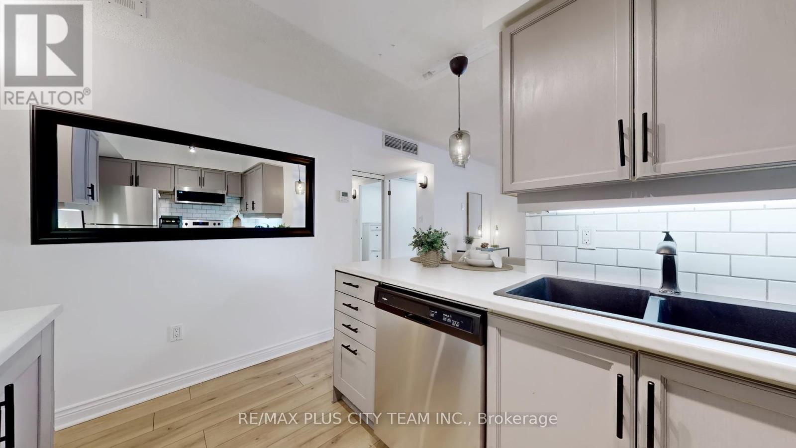 205 - 65 Scadding Avenue, Toronto, Ontario  M5A 4L1 - Photo 15 - C12718492