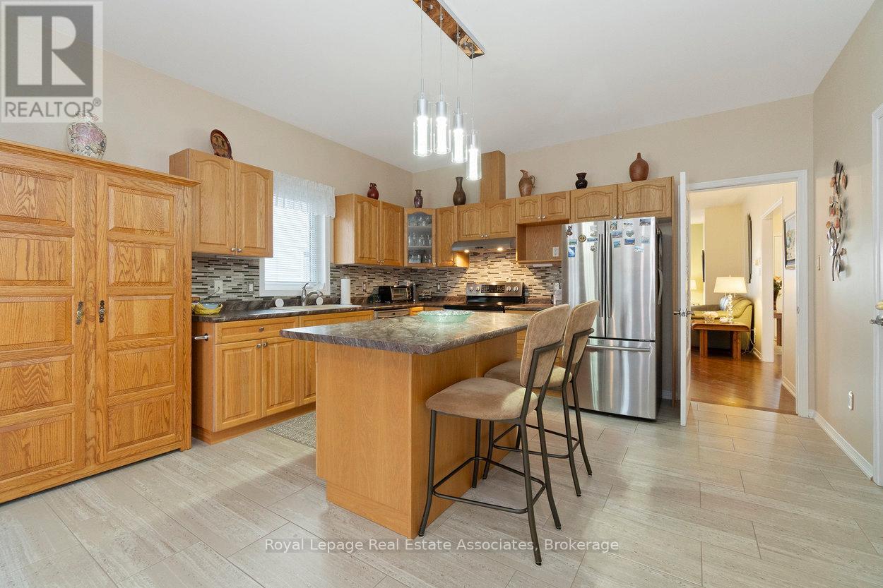 3 Fir Drive, Clarington, Ontario  L1B 1P3 - Photo 13 - E12718420