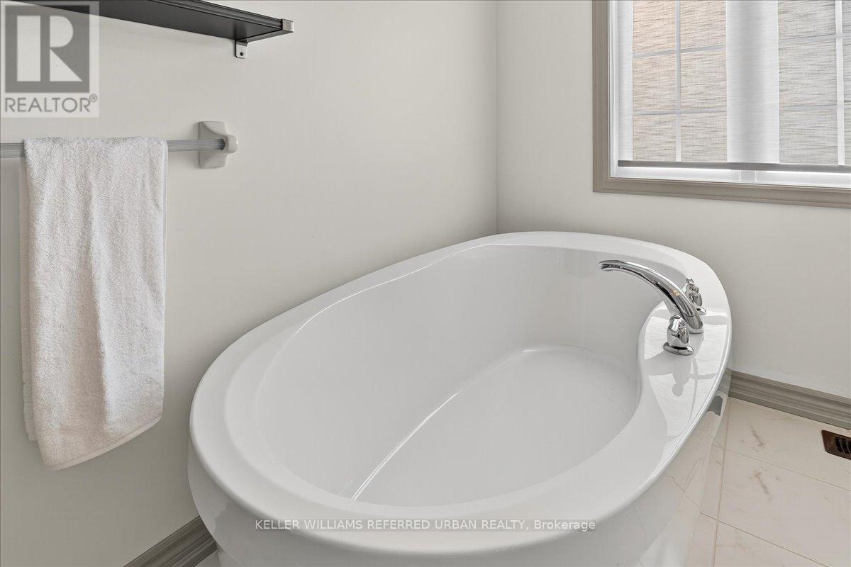 431 Rita's Avenue, Newmarket, Ontario  L3X 2N1 - Photo 30 - N12718398