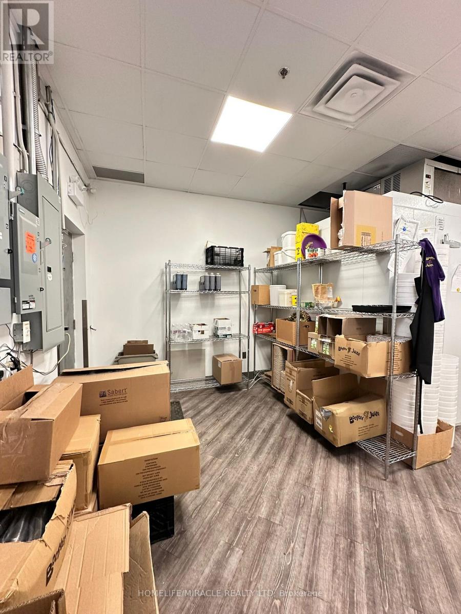 7a - 16640 Yonge Street, Newmarket, Ontario  L3X 2N8 - Photo 11 - N12718452