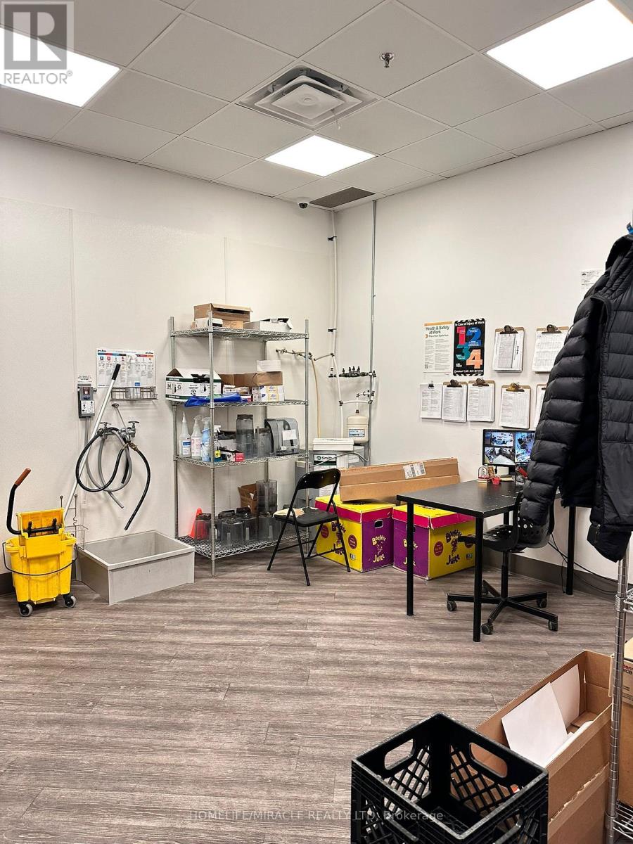 7a - 16640 Yonge Street, Newmarket, Ontario  L3X 2N8 - Photo 12 - N12718452