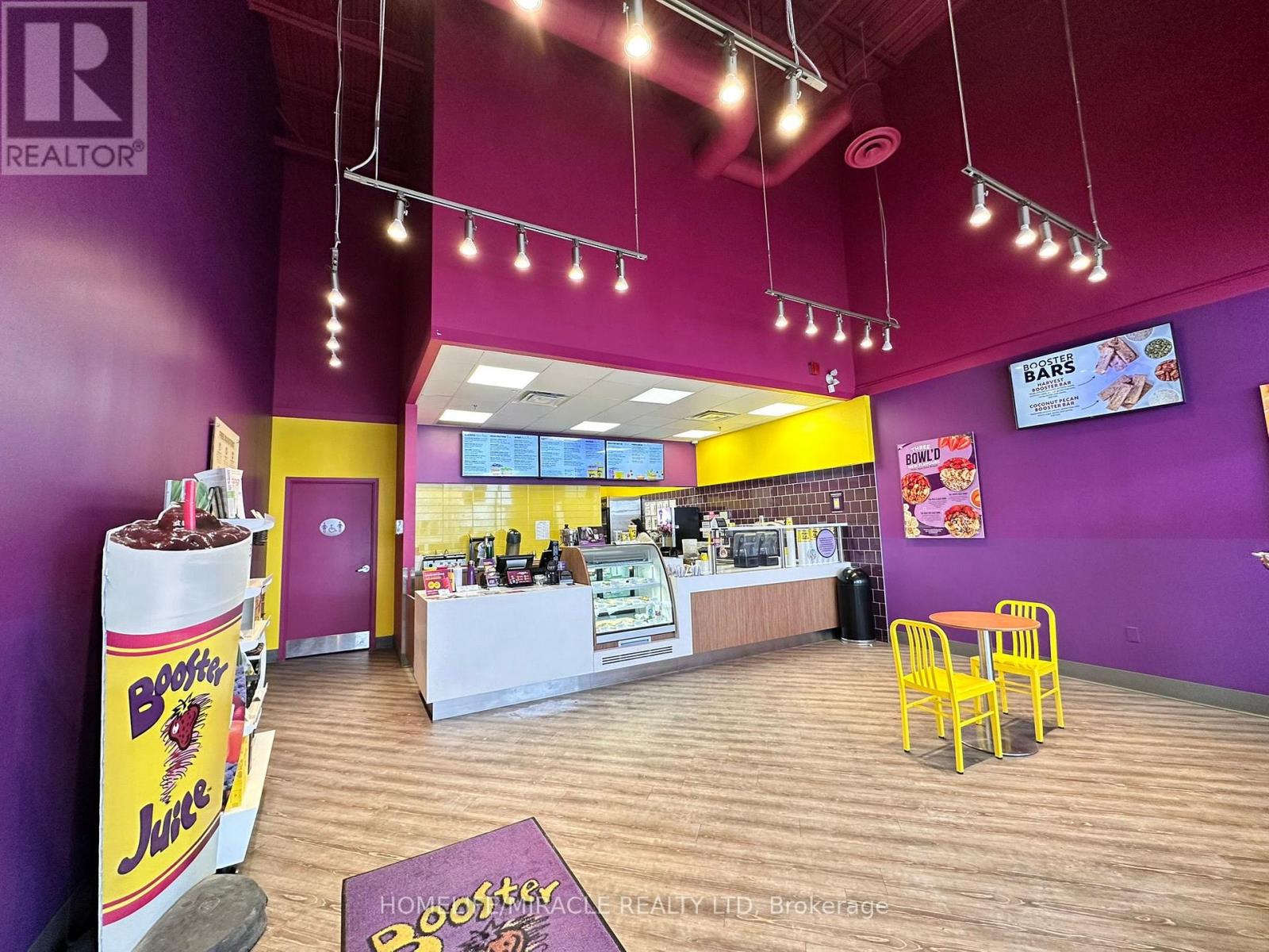 7a - 16640 Yonge Street, Newmarket, Ontario  L3X 2N8 - Photo 2 - N12718452